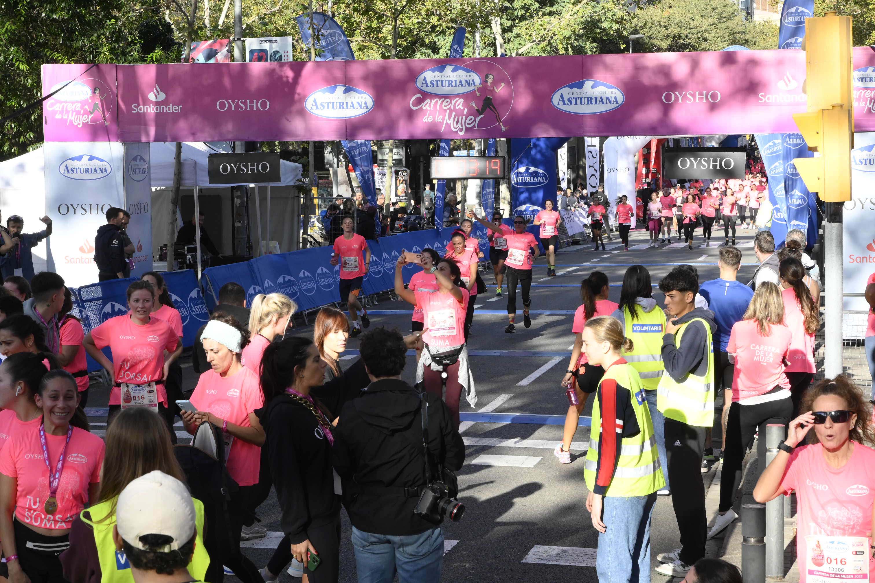 Las mejores fotos de la Carrera de la Mujer de Barcelona 2023. 4976