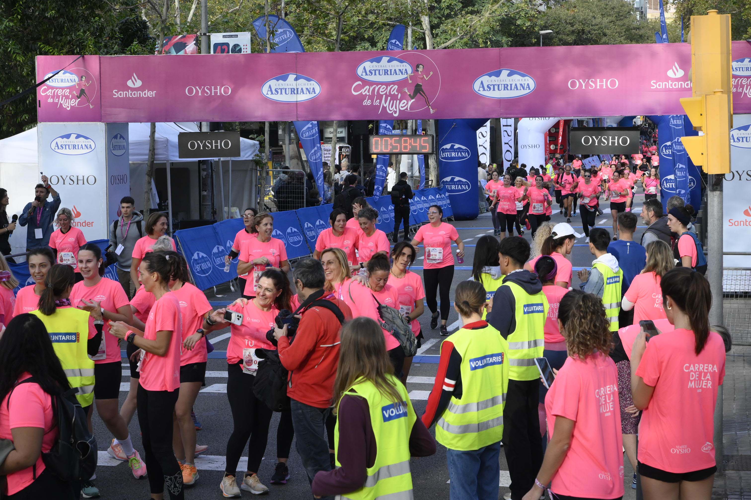 Las mejores fotos de la Carrera de la Mujer de Barcelona 2023. 4839