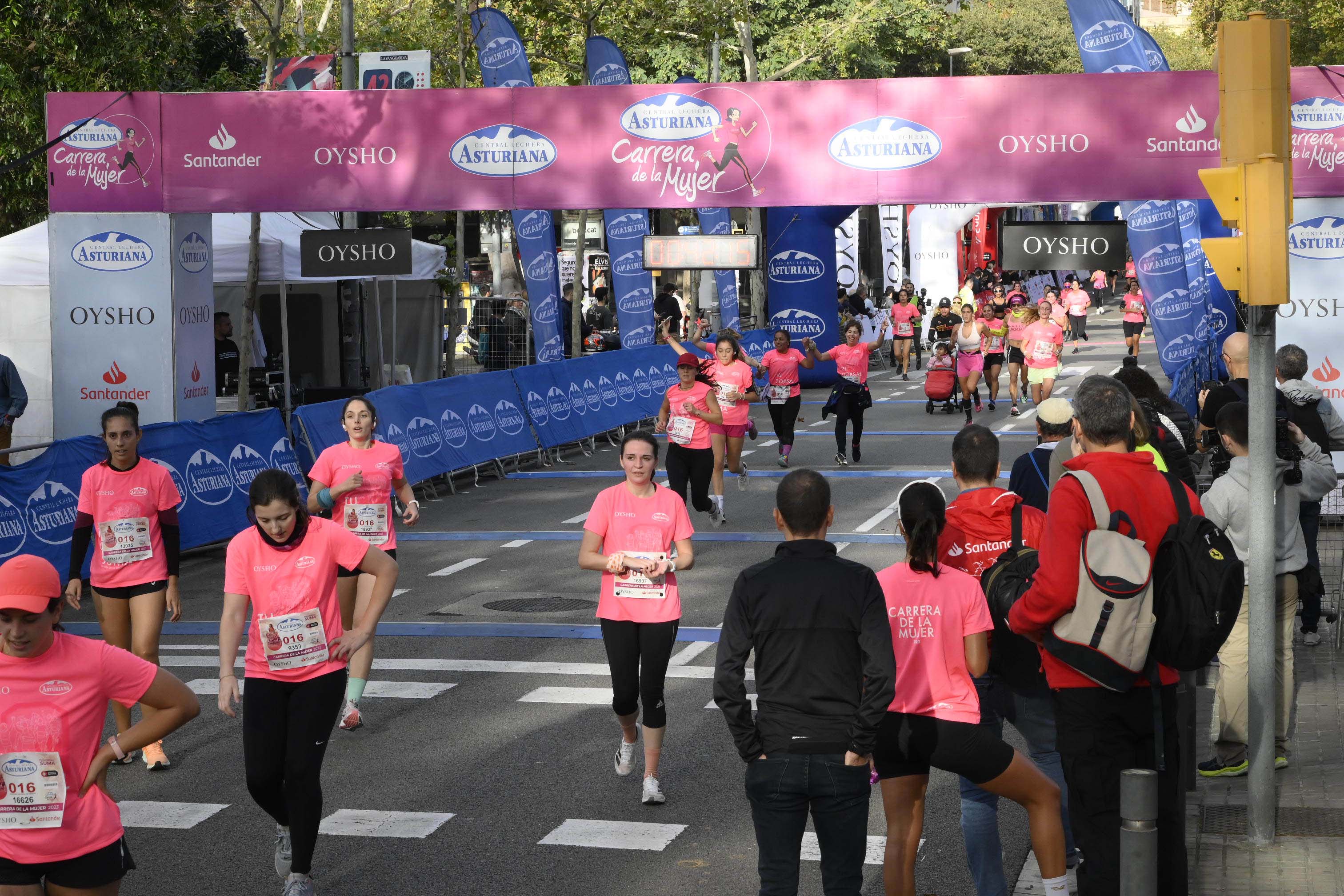 Las mejores fotos de la Carrera de la Mujer de Barcelona 2023. 4344
