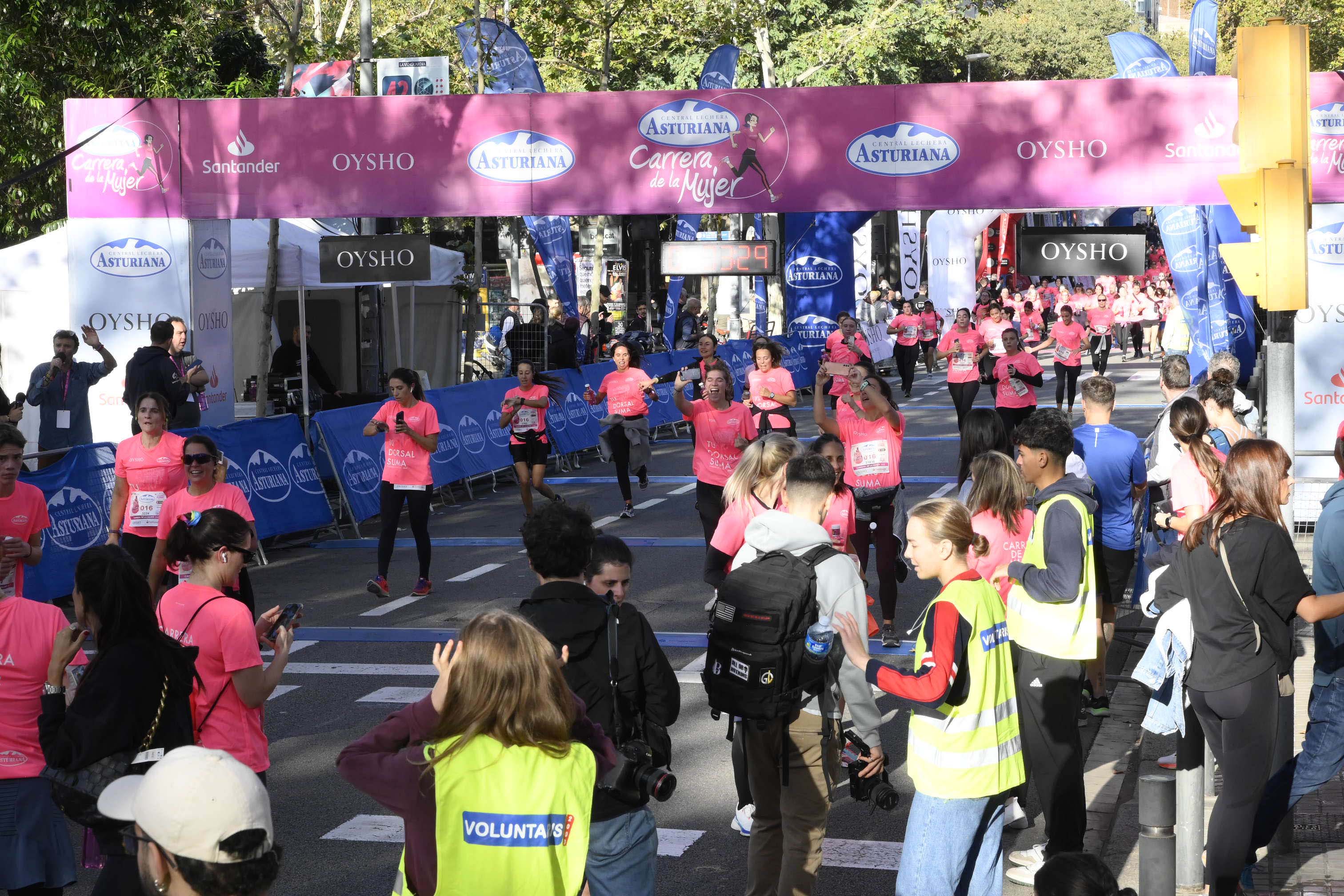 Las mejores fotos de la Carrera de la Mujer de Barcelona 2023. 4981