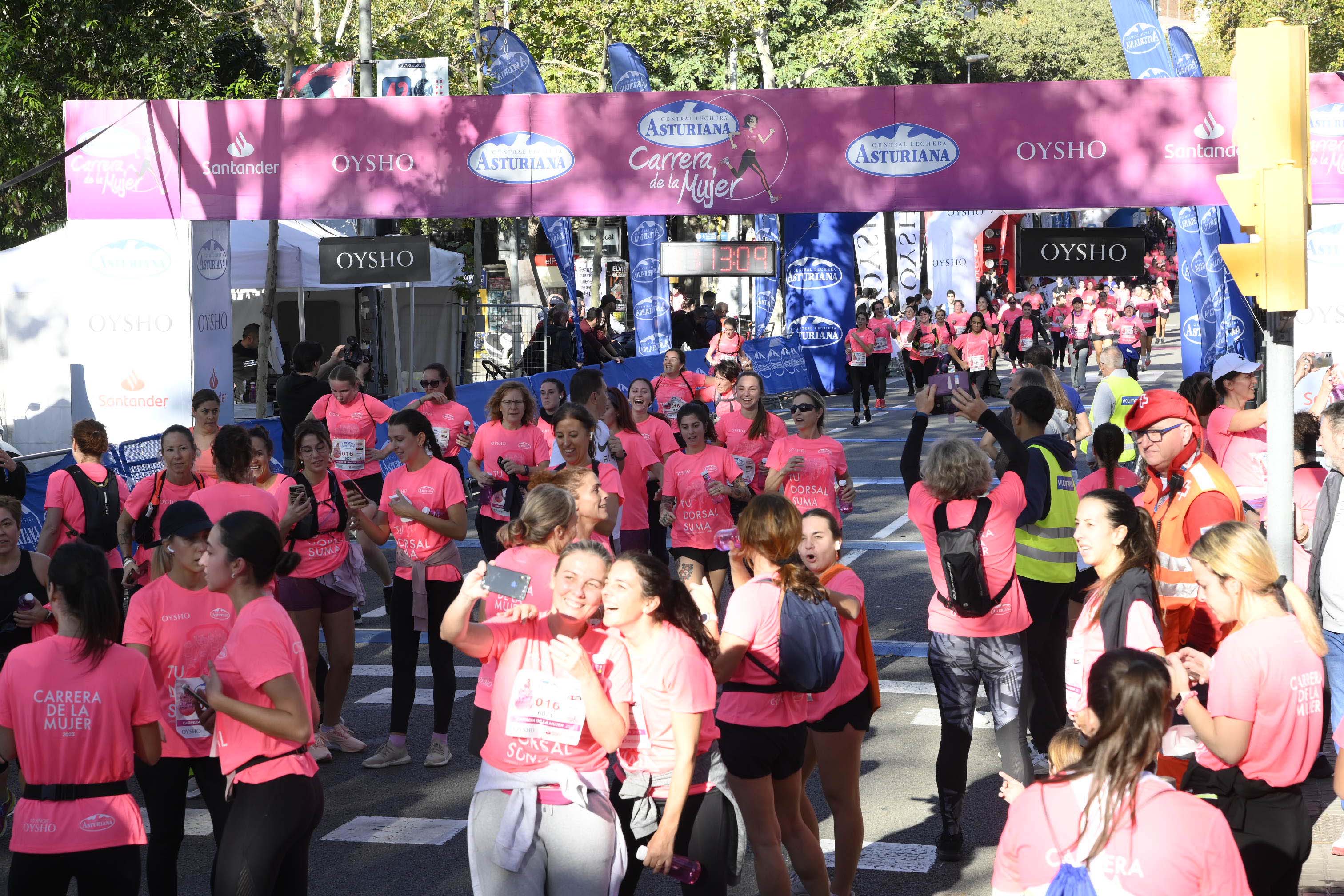 Las mejores fotos de la Carrera de la Mujer de Barcelona 2023. 5227