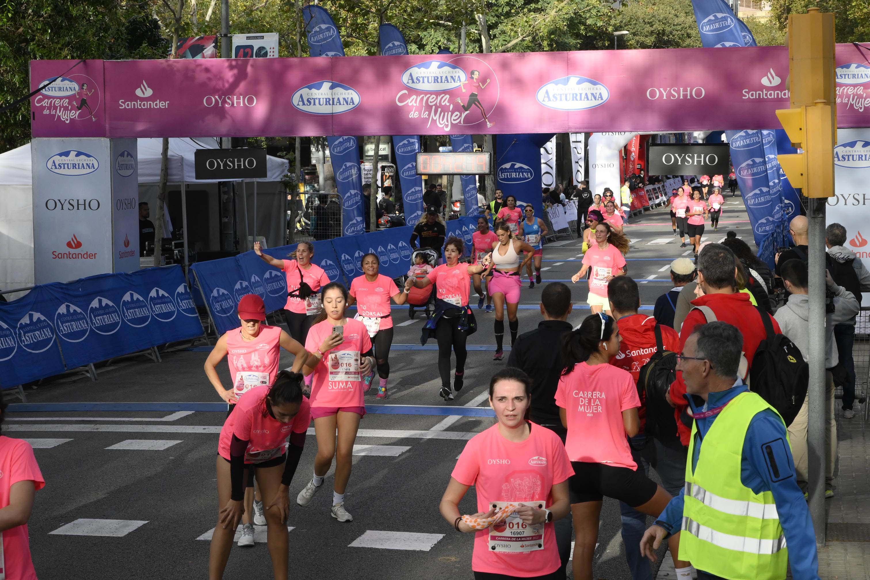 Las mejores fotos de la Carrera de la Mujer de Barcelona 2023. 4346
