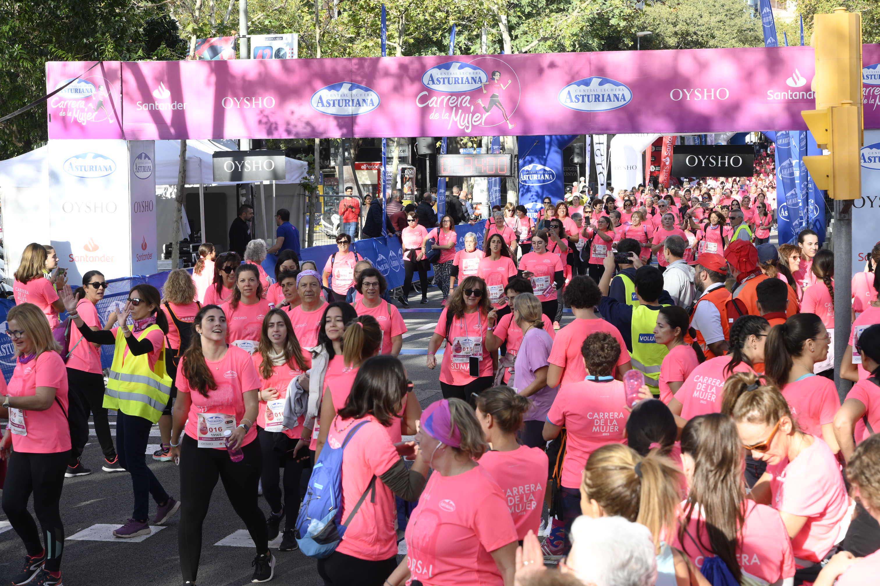 Las mejores fotos de la Carrera de la Mujer de Barcelona 2023. 5820