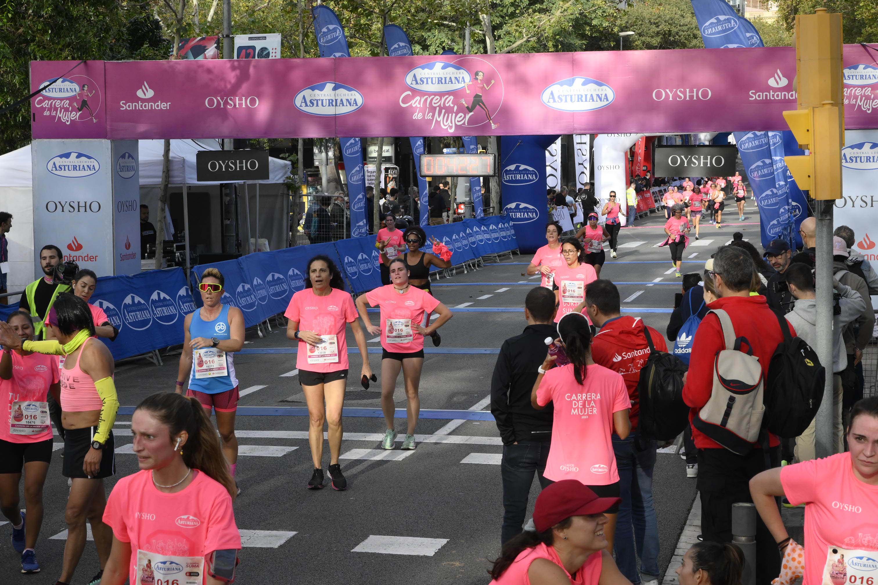 Las mejores fotos de la Carrera de la Mujer de Barcelona 2023. 4350