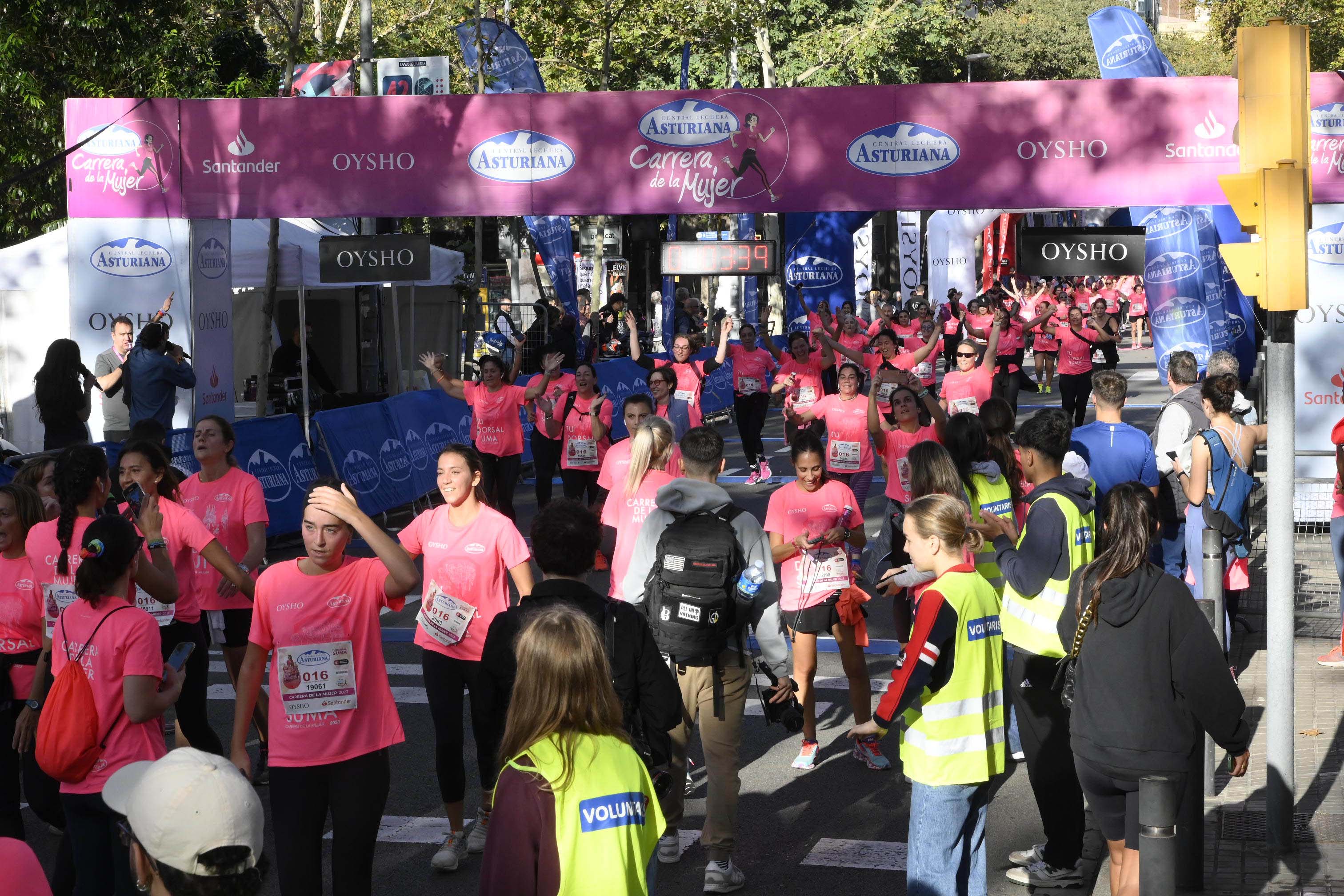 Las mejores fotos de la Carrera de la Mujer de Barcelona 2023. 4986