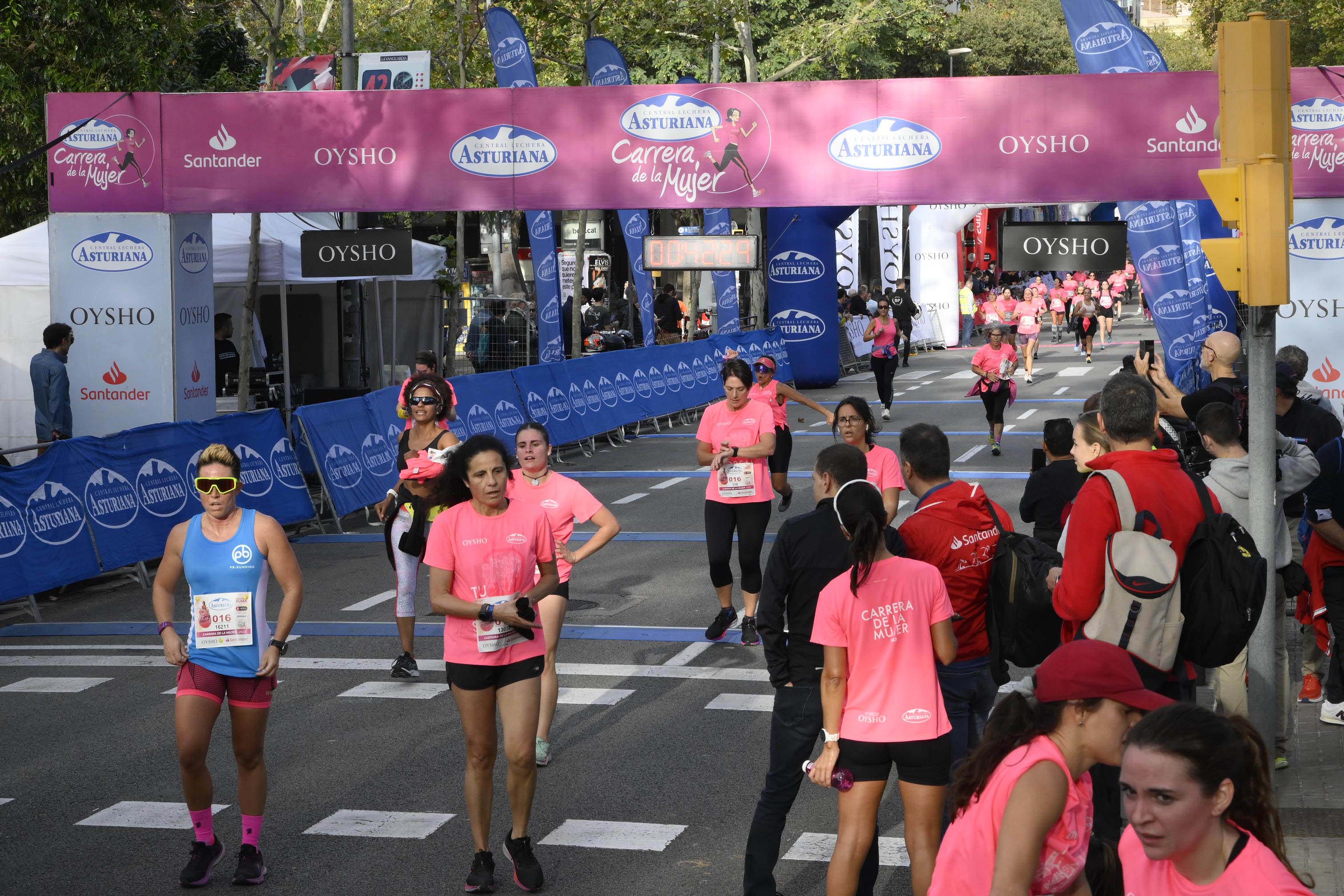 Las mejores fotos de la Carrera de la Mujer de Barcelona 2023. 4351