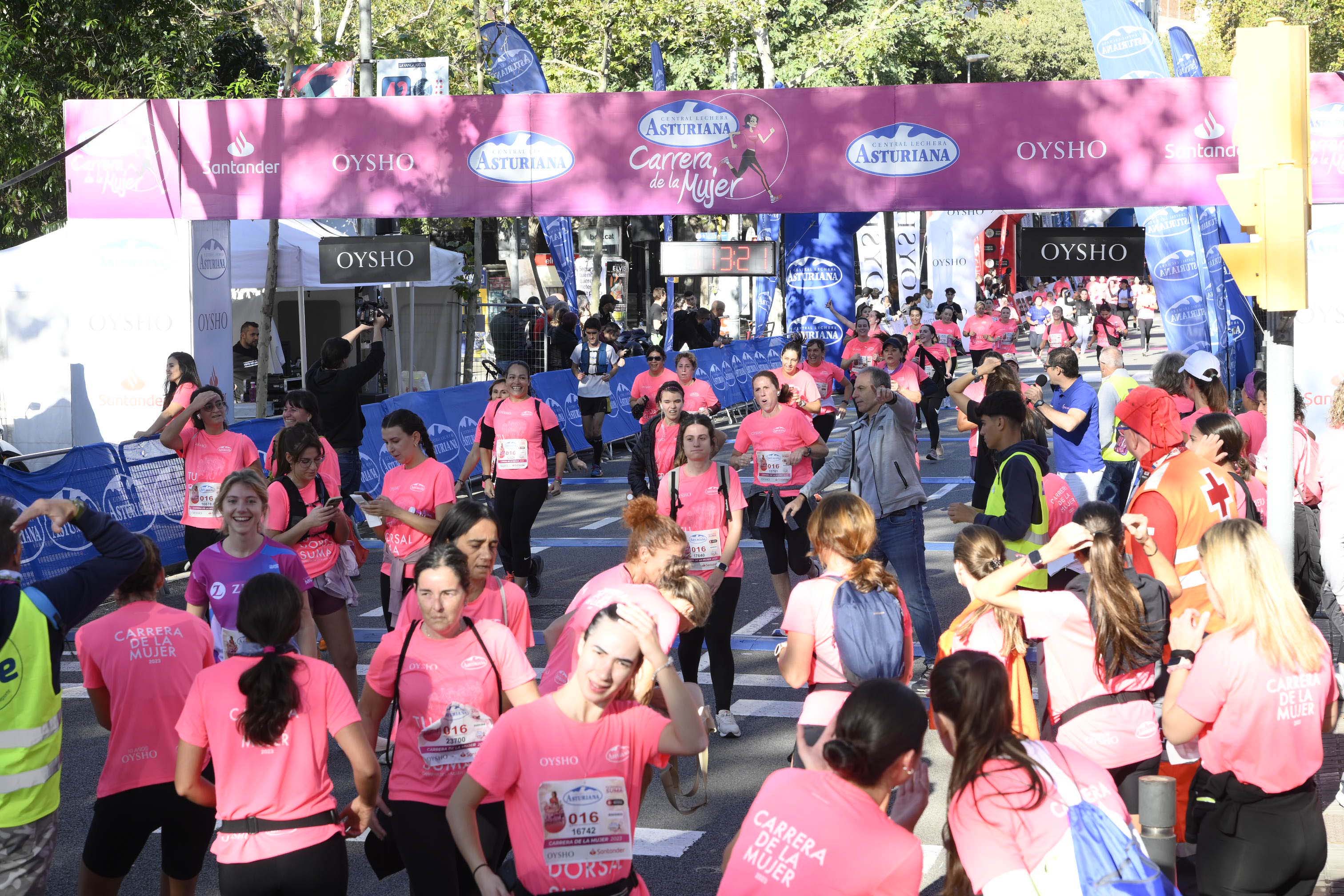 Las mejores fotos de la Carrera de la Mujer de Barcelona 2023. 5233