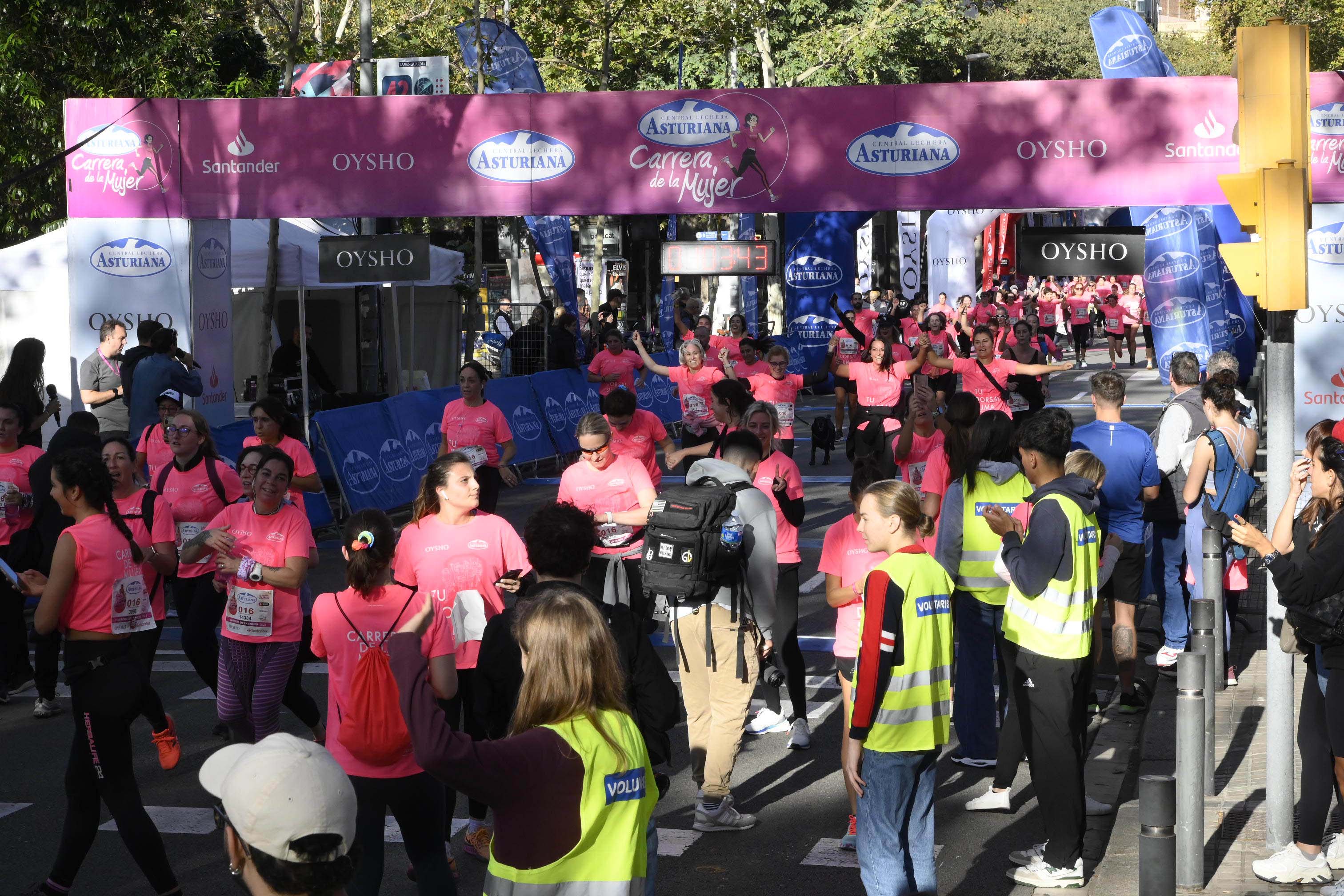 Las mejores fotos de la Carrera de la Mujer de Barcelona 2023. 4988