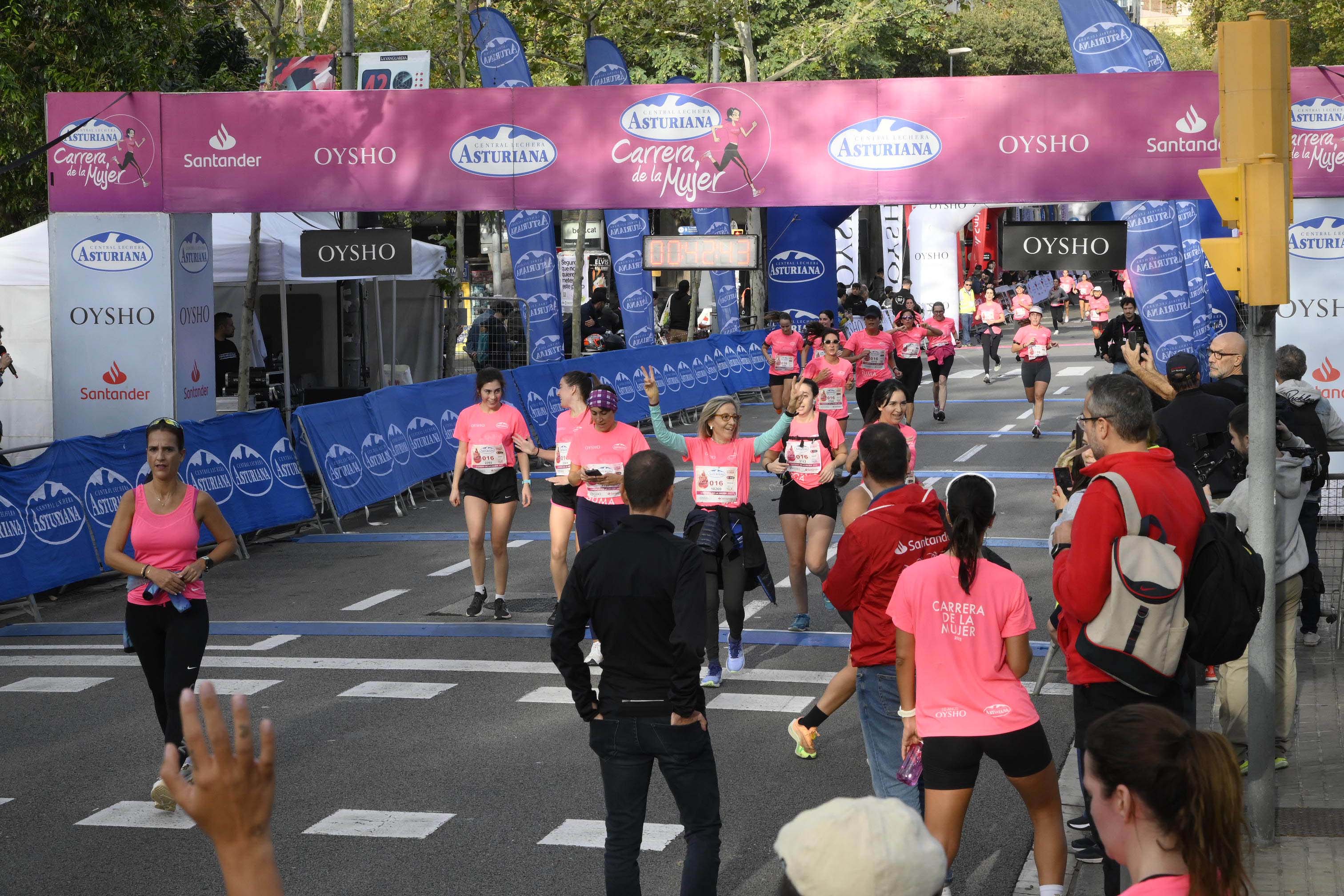 Las mejores fotos de la Carrera de la Mujer de Barcelona 2023. 4358