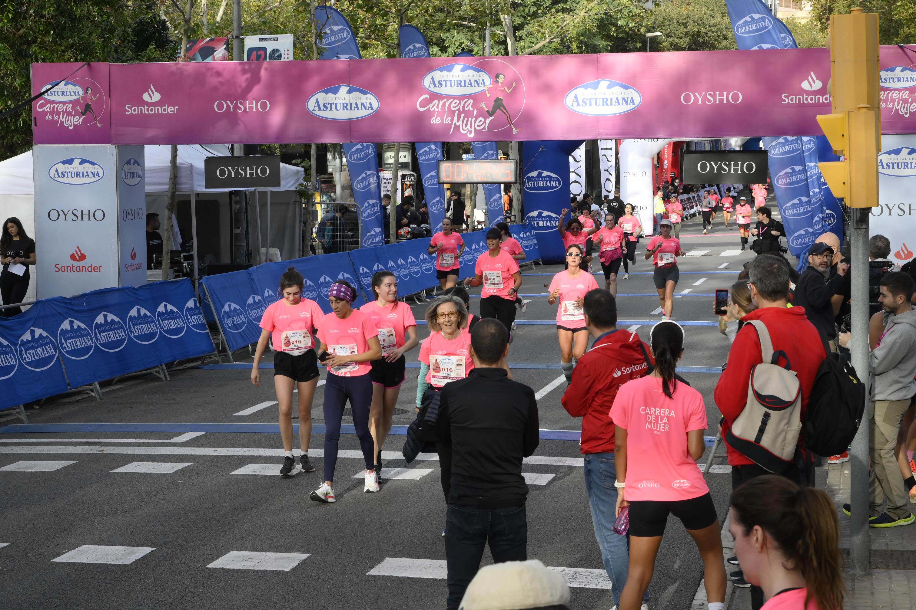 Las mejores fotos de la Carrera de la Mujer de Barcelona 2023. 4359