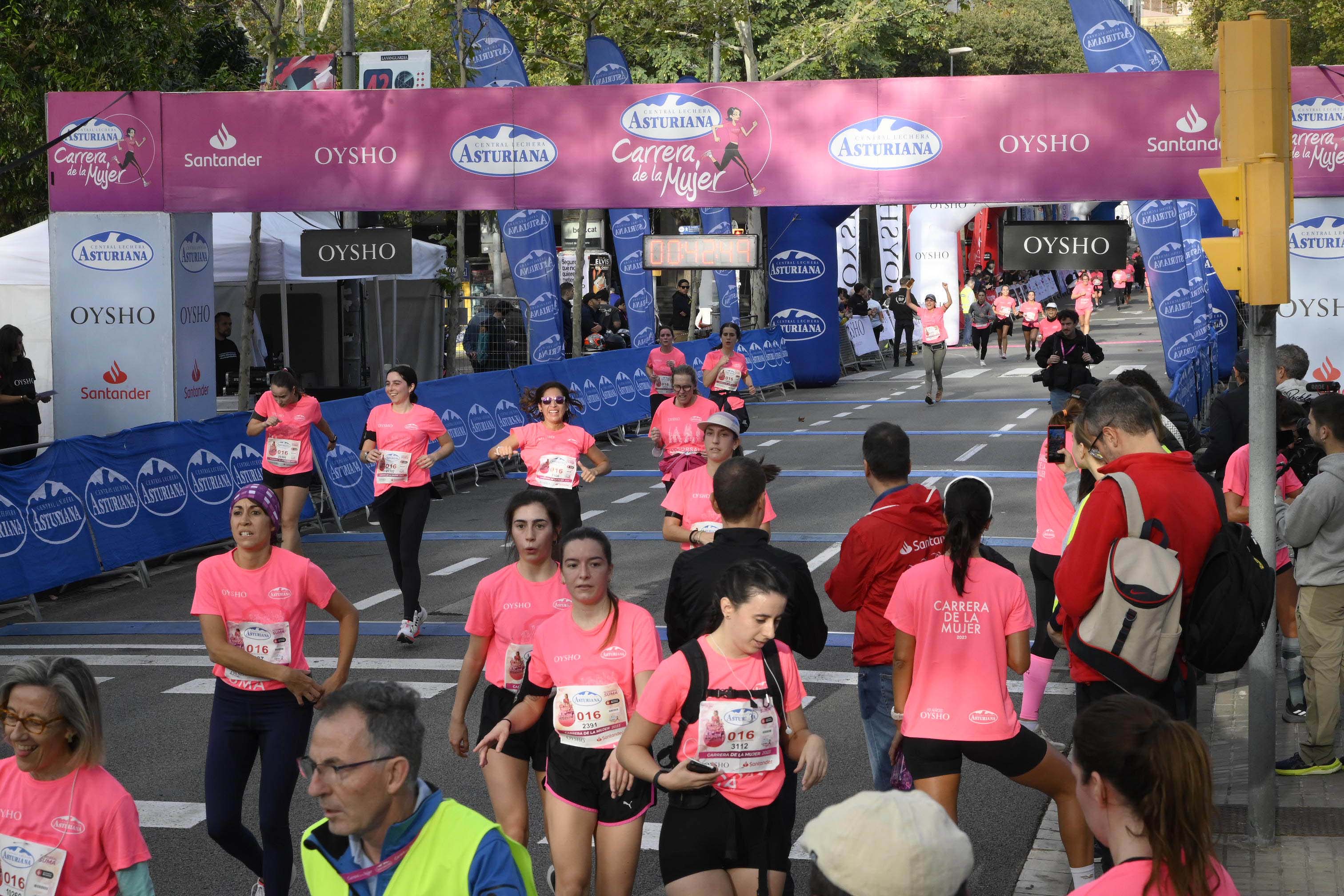 Las mejores fotos de la Carrera de la Mujer de Barcelona 2023. 4361