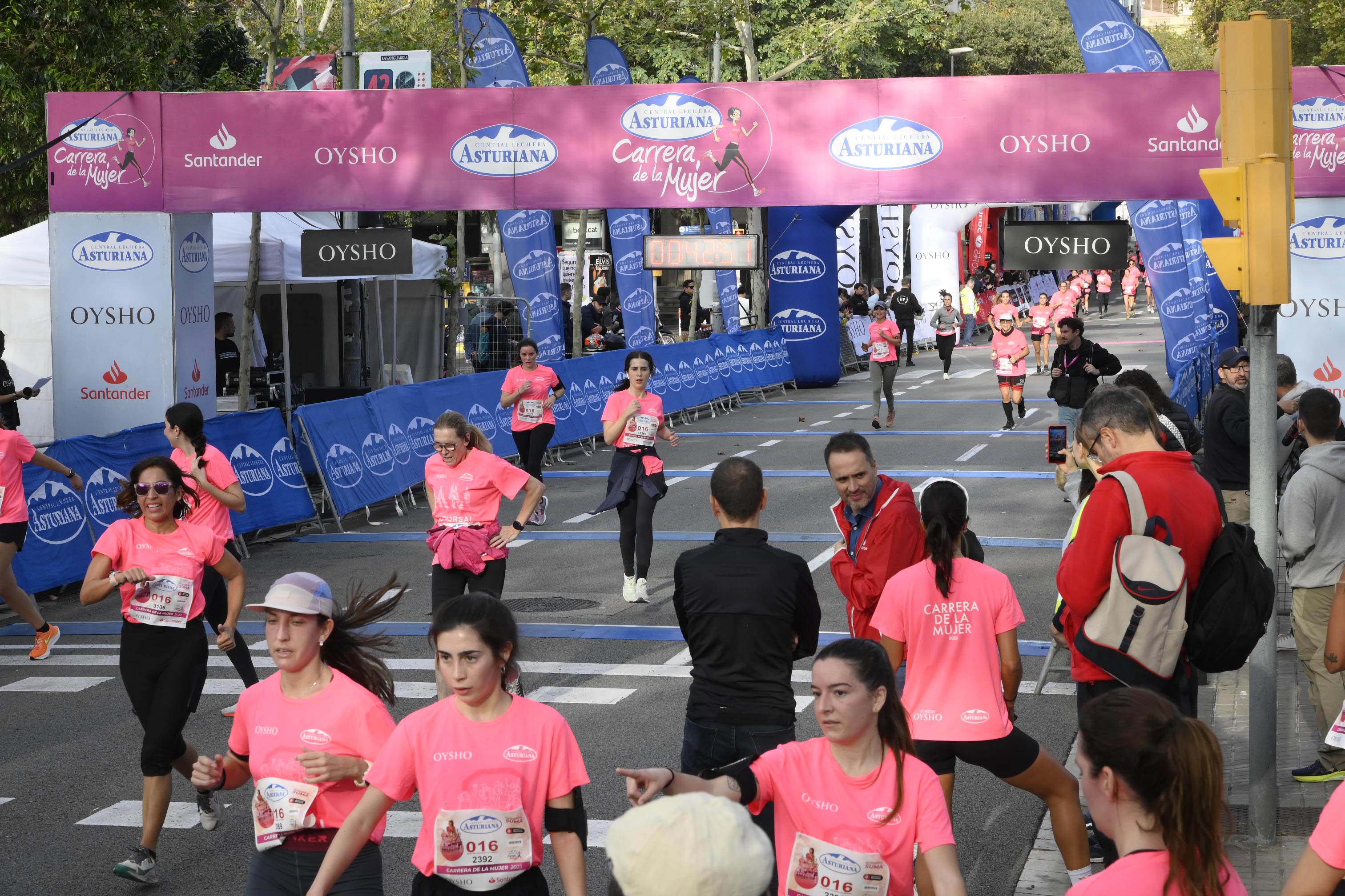 Las mejores fotos de la Carrera de la Mujer de Barcelona 2023. 4362