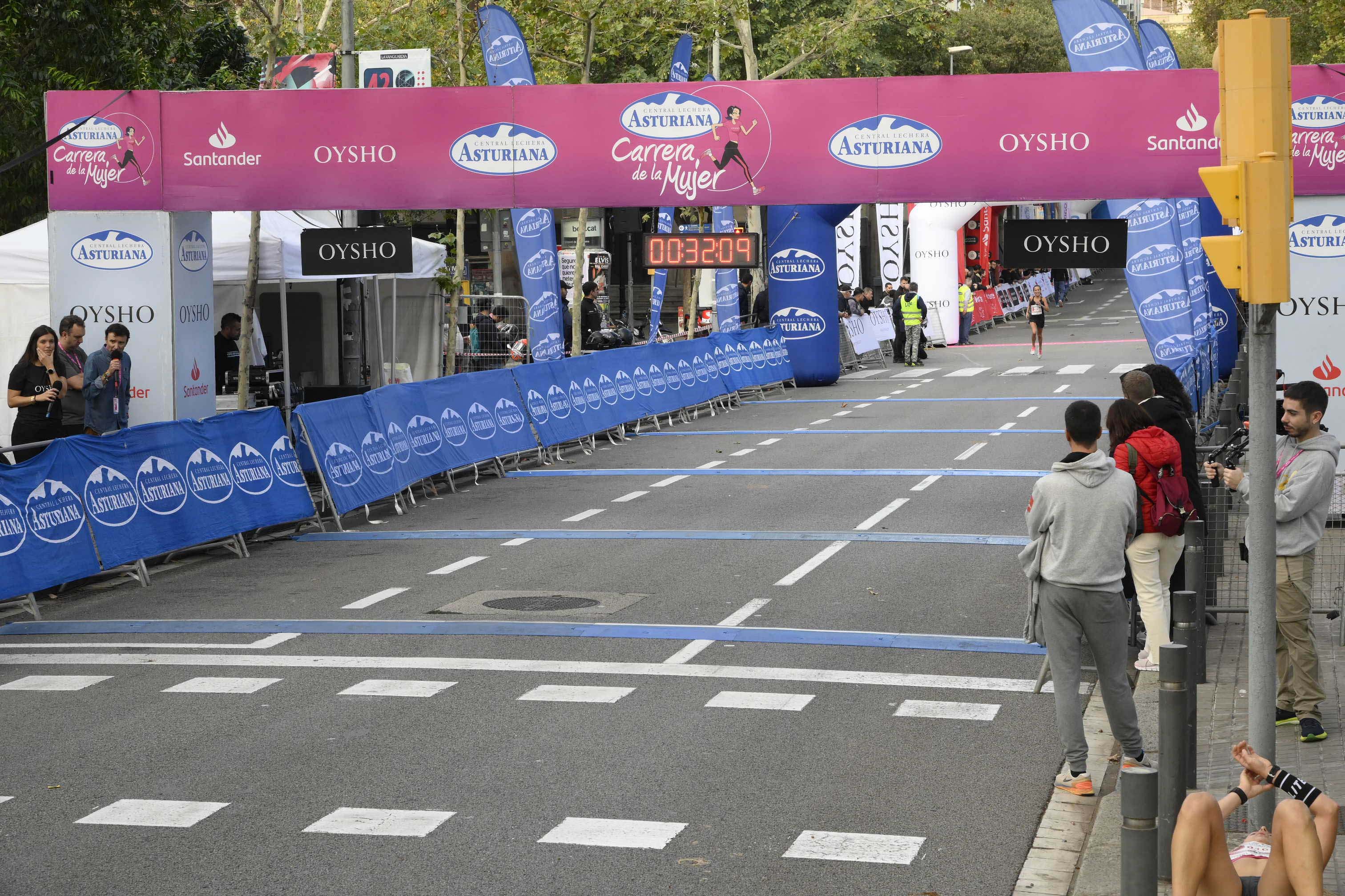 Las mejores fotos de la Carrera de la Mujer de Barcelona 2023. 4053