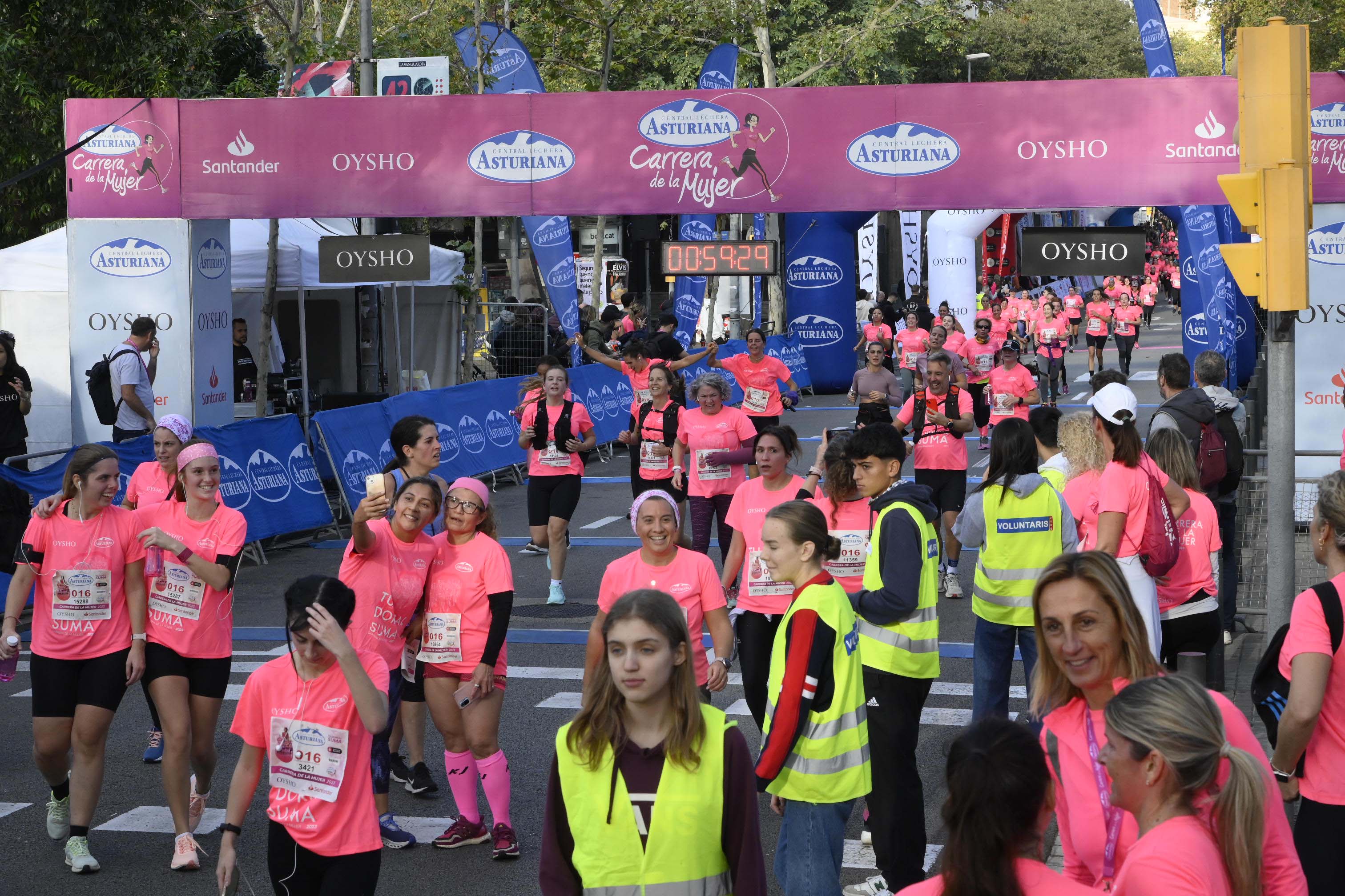 Las mejores fotos de la Carrera de la Mujer de Barcelona 2023. 4861