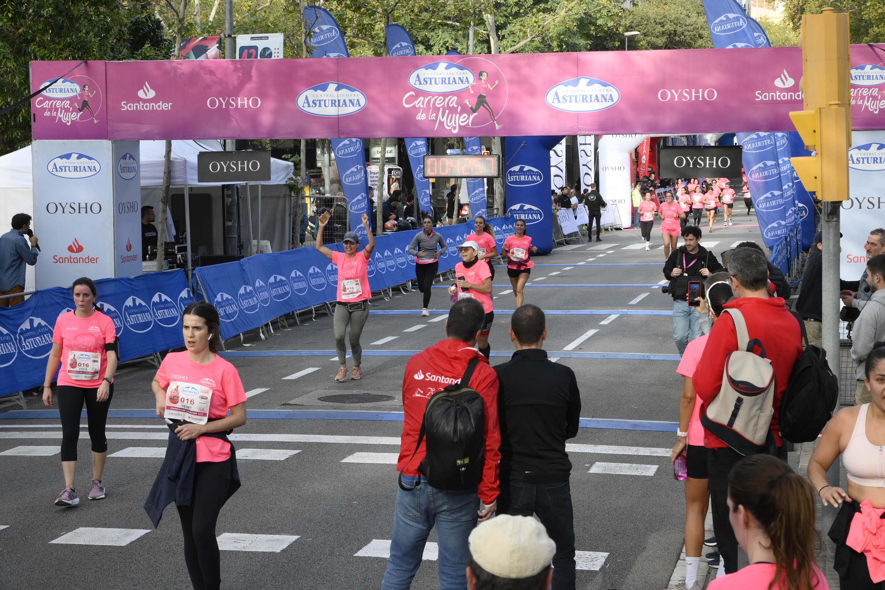 Las mejores fotos de la Carrera de la Mujer de Barcelona 2023. 4365