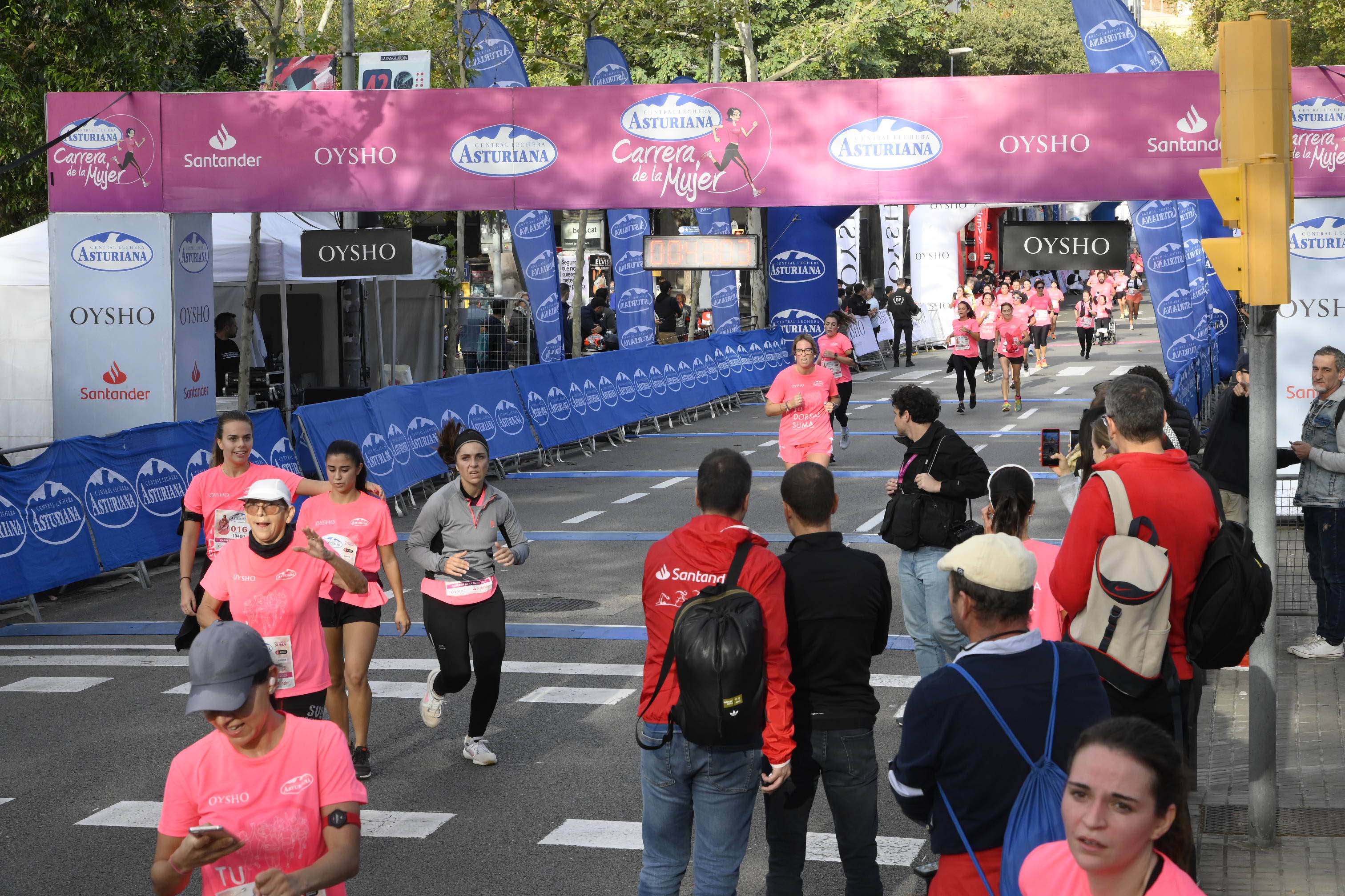 Las mejores fotos de la Carrera de la Mujer de Barcelona 2023. 4368