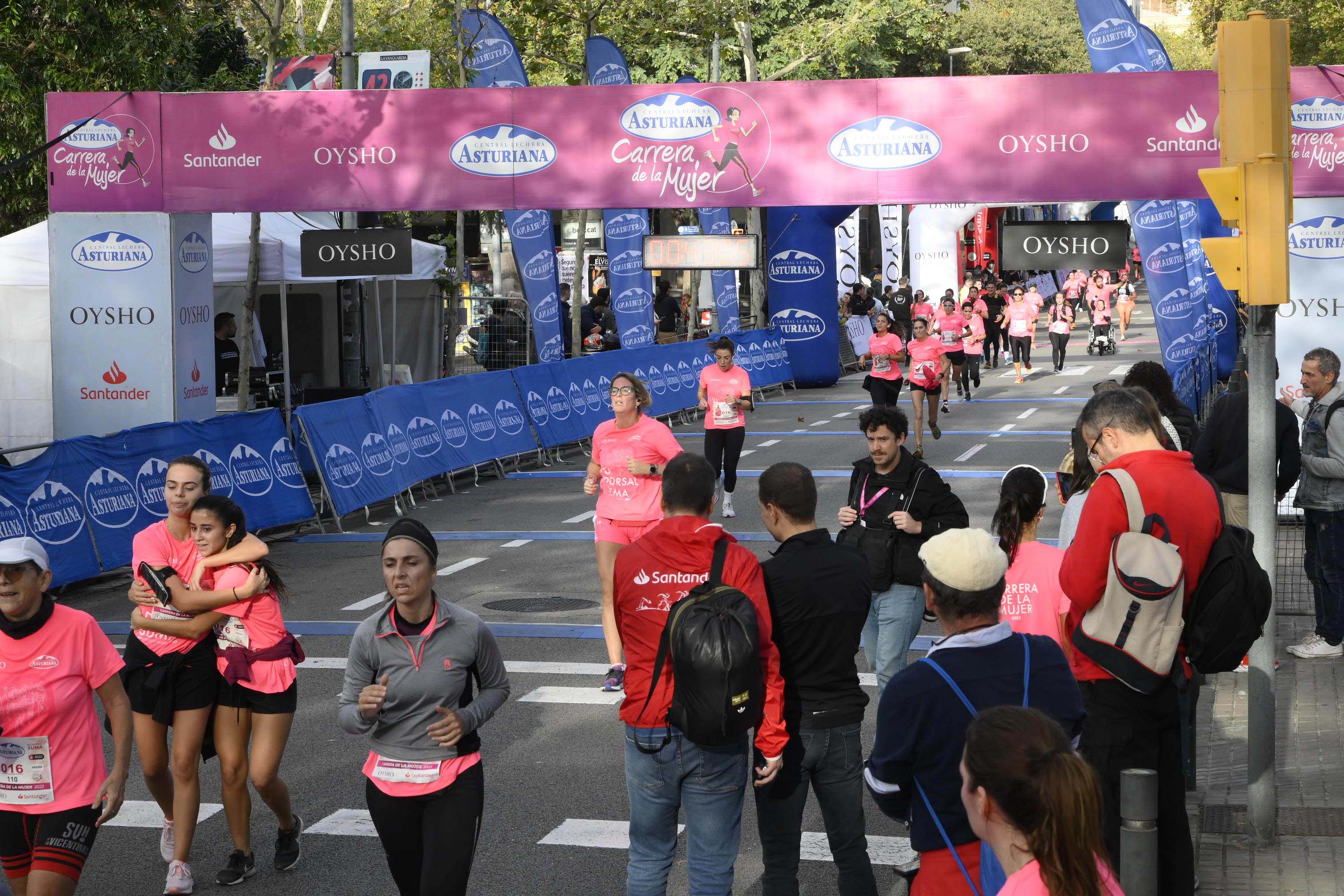 Las mejores fotos de la Carrera de la Mujer de Barcelona 2023. 4369
