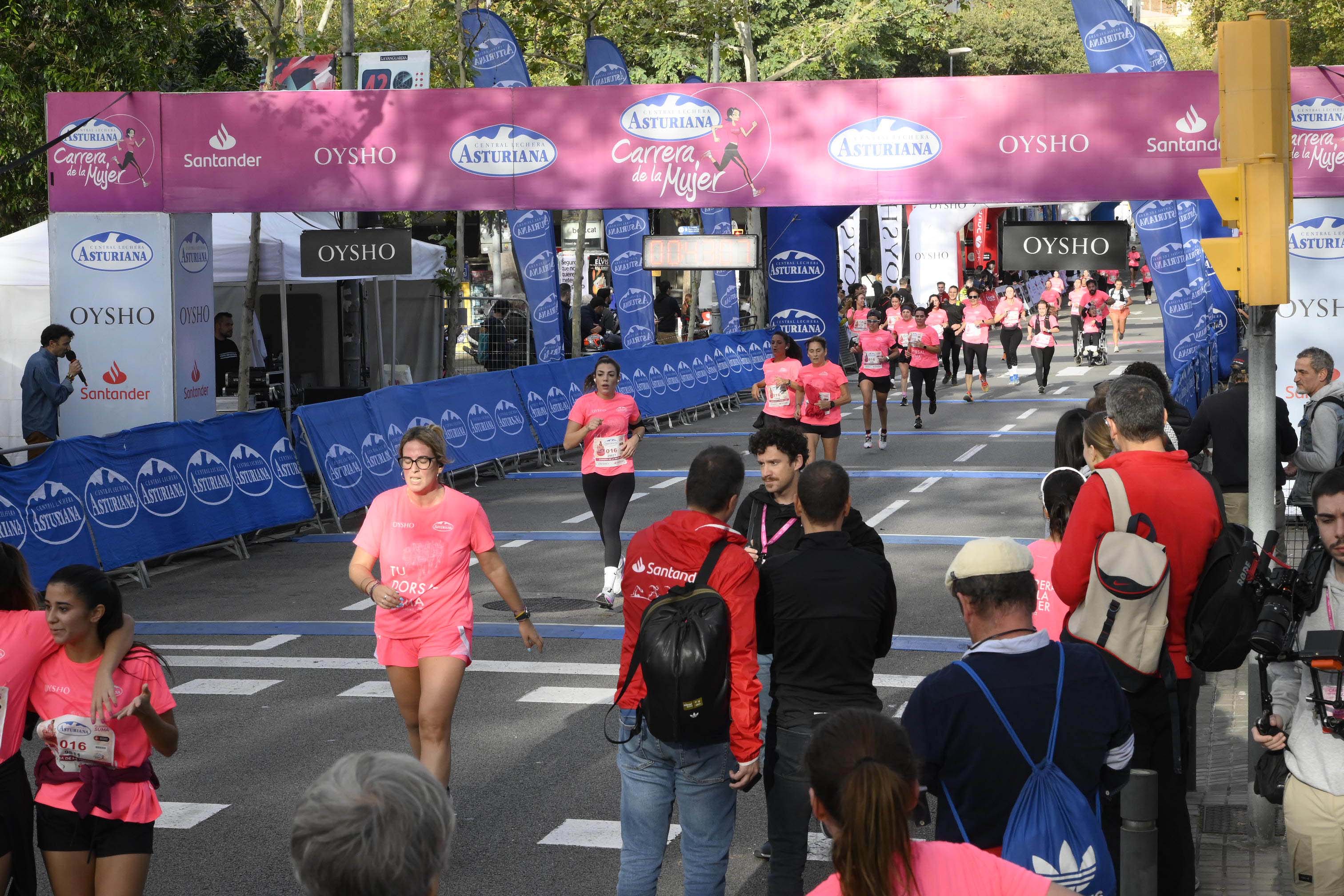 Las mejores fotos de la Carrera de la Mujer de Barcelona 2023. 4370