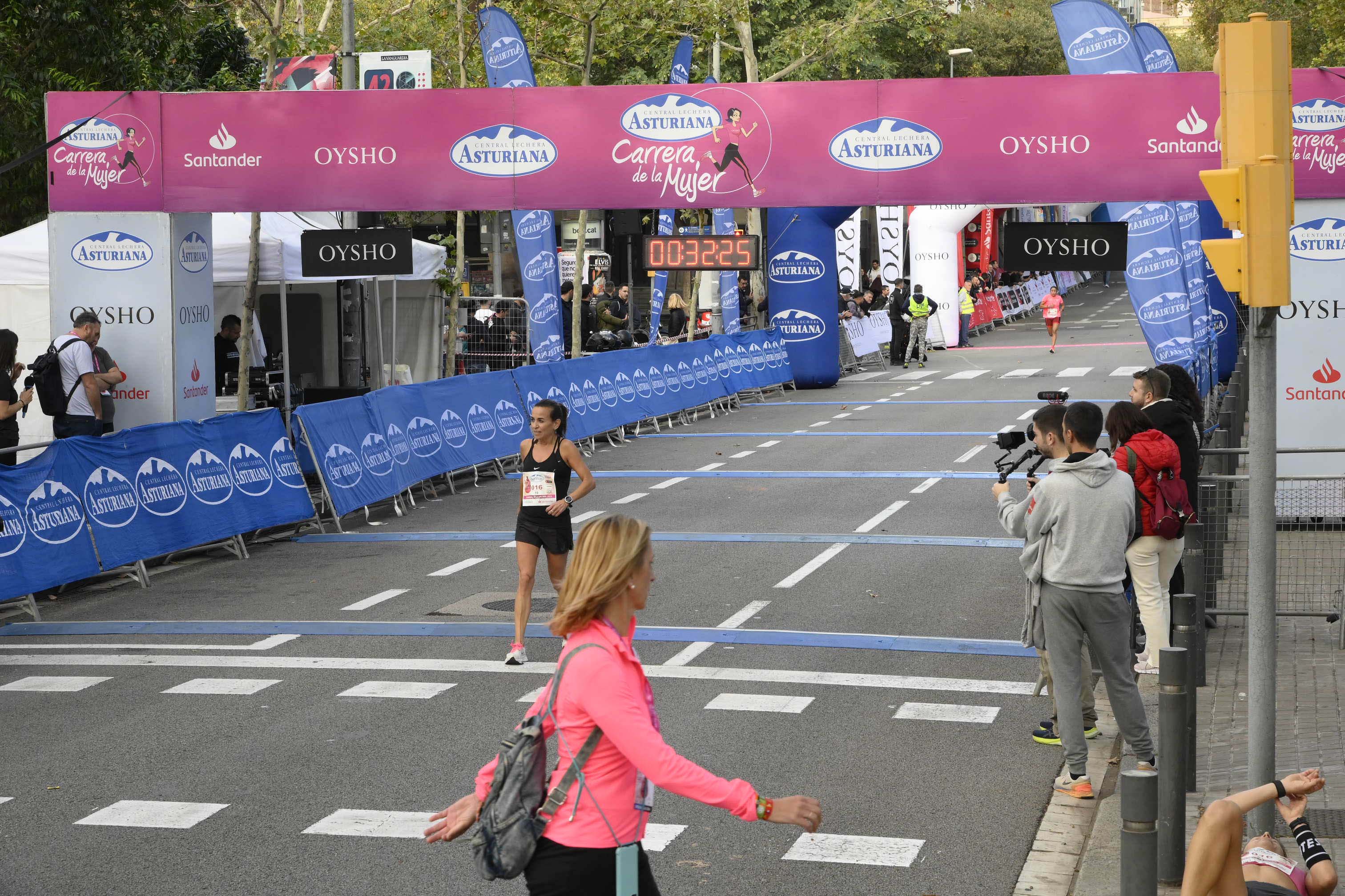 Las mejores fotos de la Carrera de la Mujer de Barcelona 2023. 4061