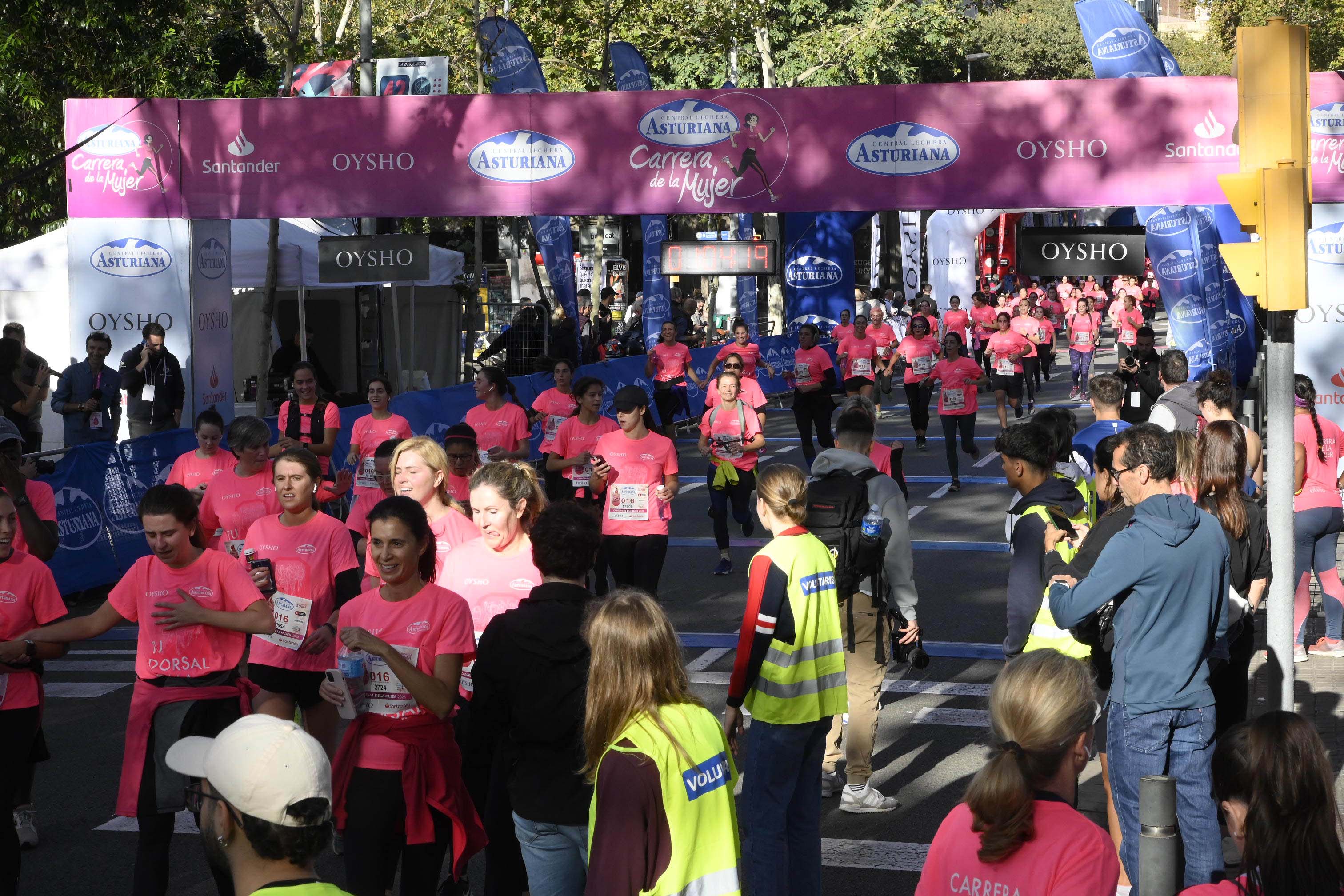 Las mejores fotos de la Carrera de la Mujer de Barcelona 2023. 5006