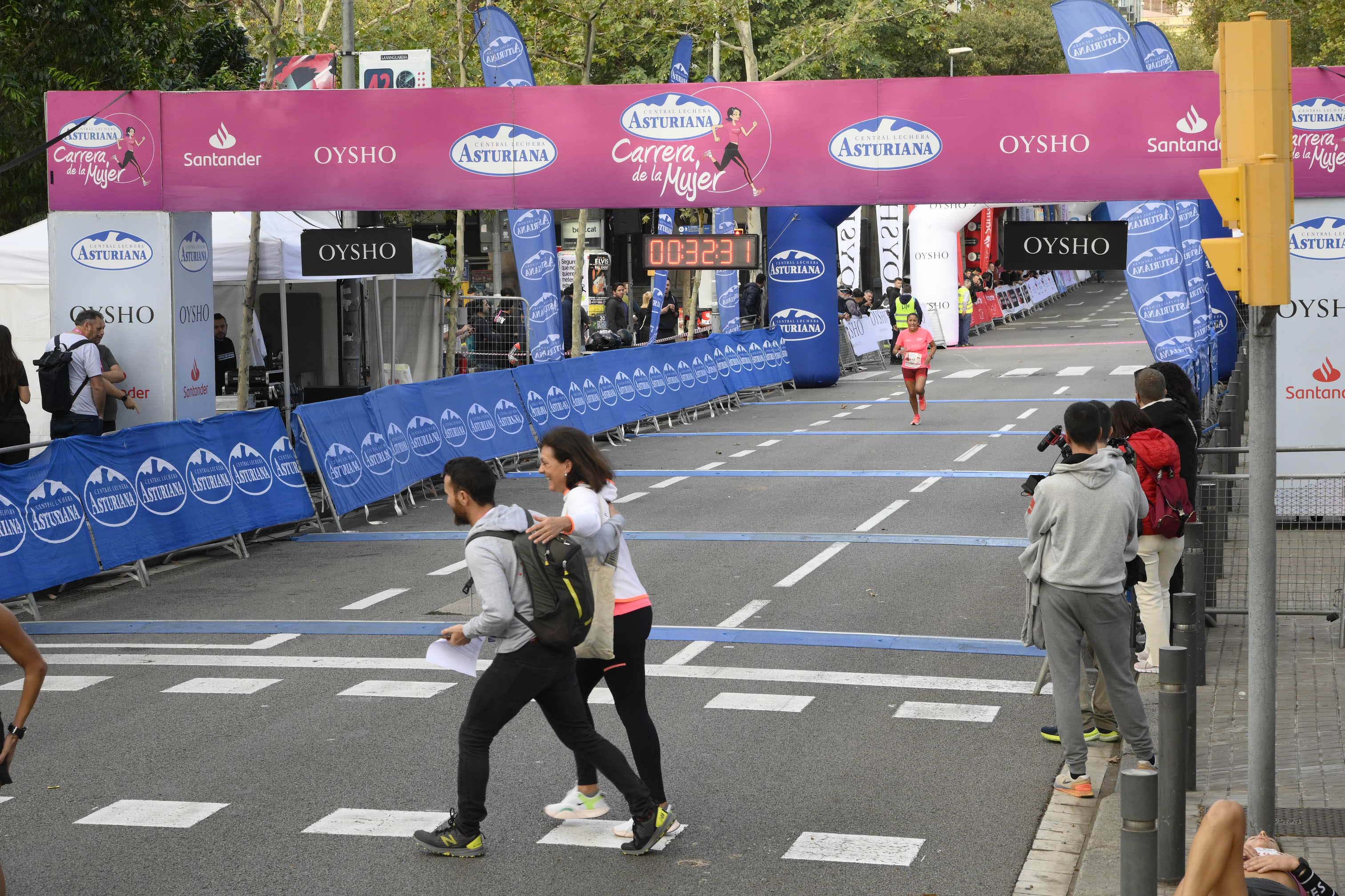 Las mejores fotos de la Carrera de la Mujer de Barcelona 2023. 4064