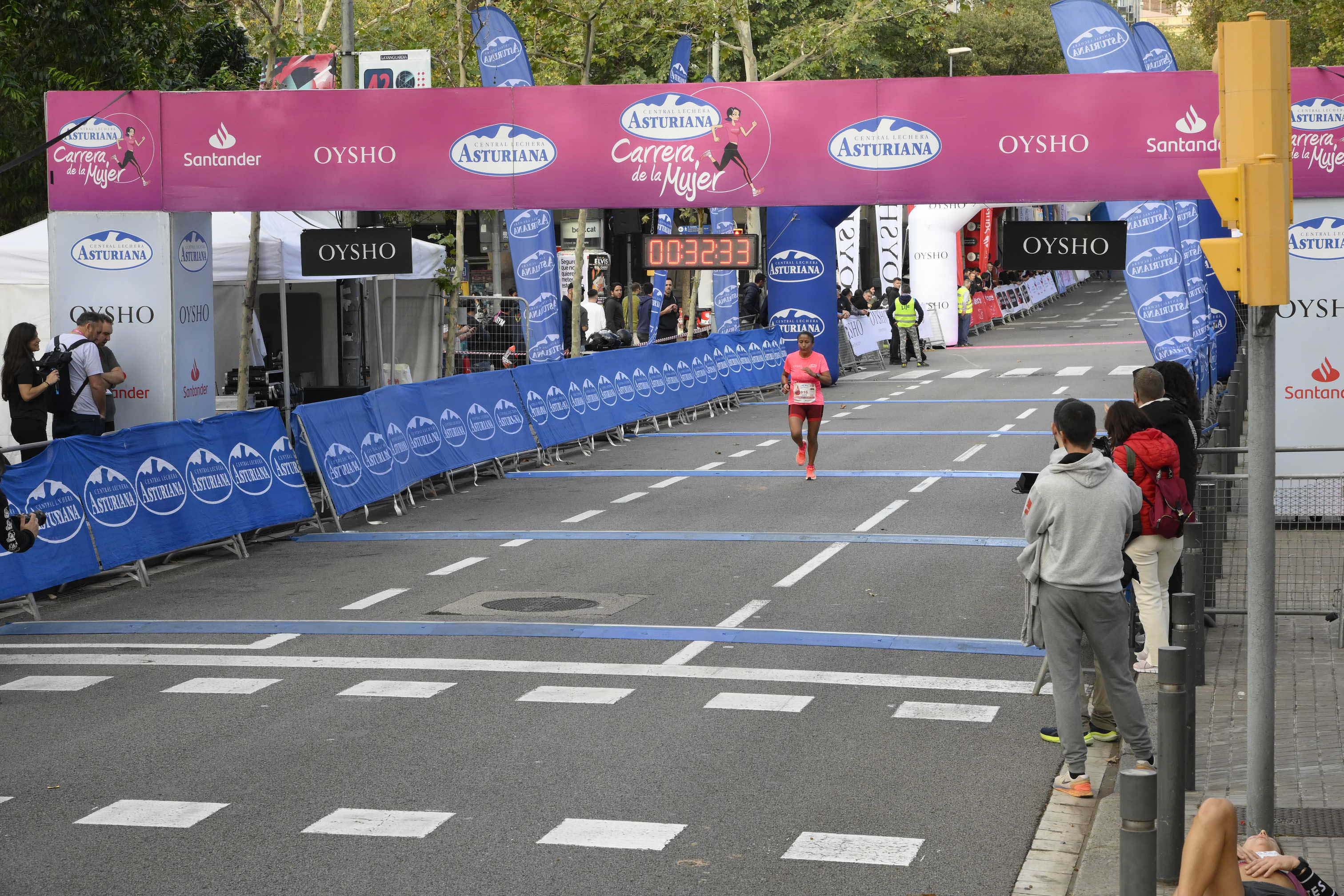 Las mejores fotos de la Carrera de la Mujer de Barcelona 2023. 4065