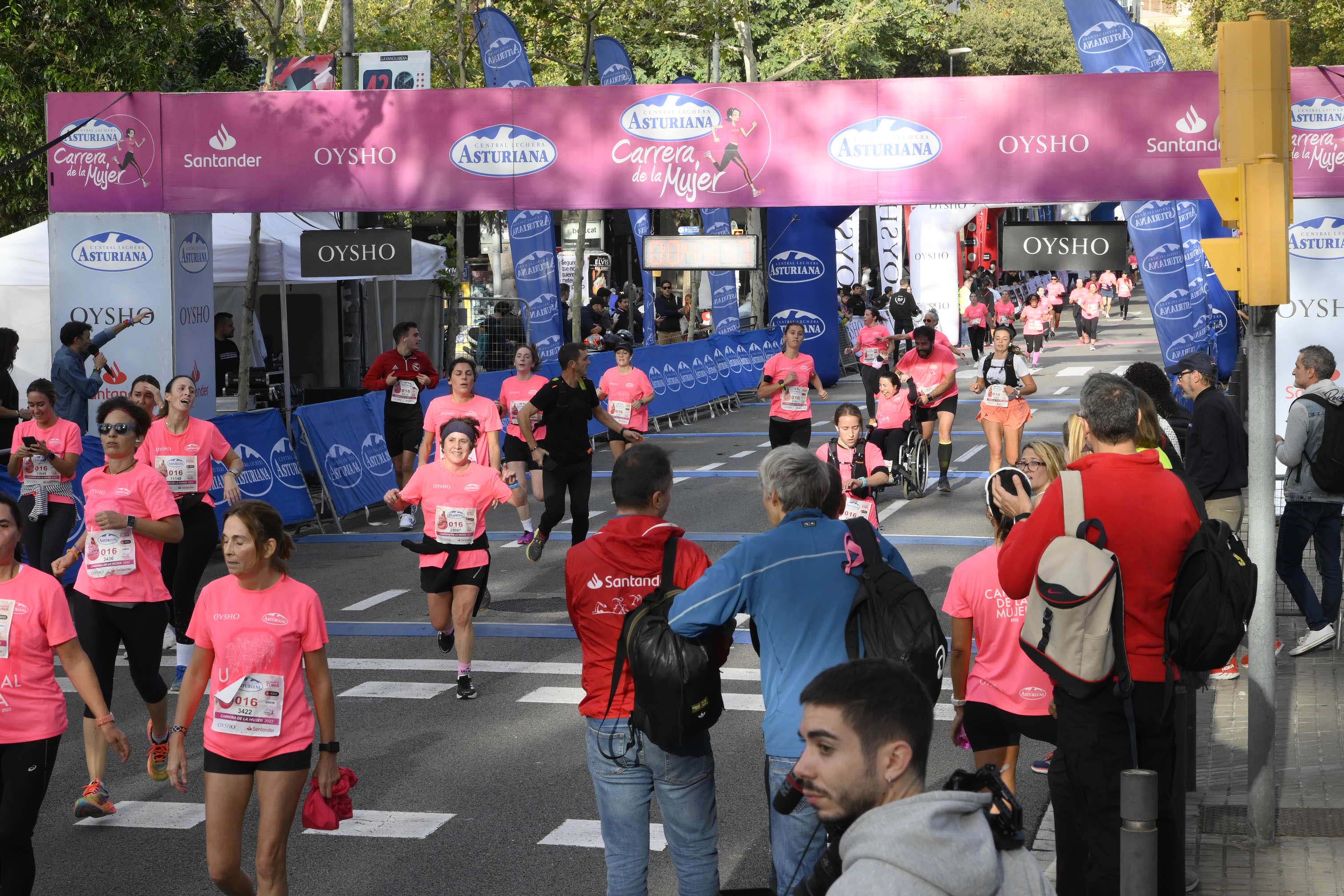 Las mejores fotos de la Carrera de la Mujer de Barcelona 2023. 4375
