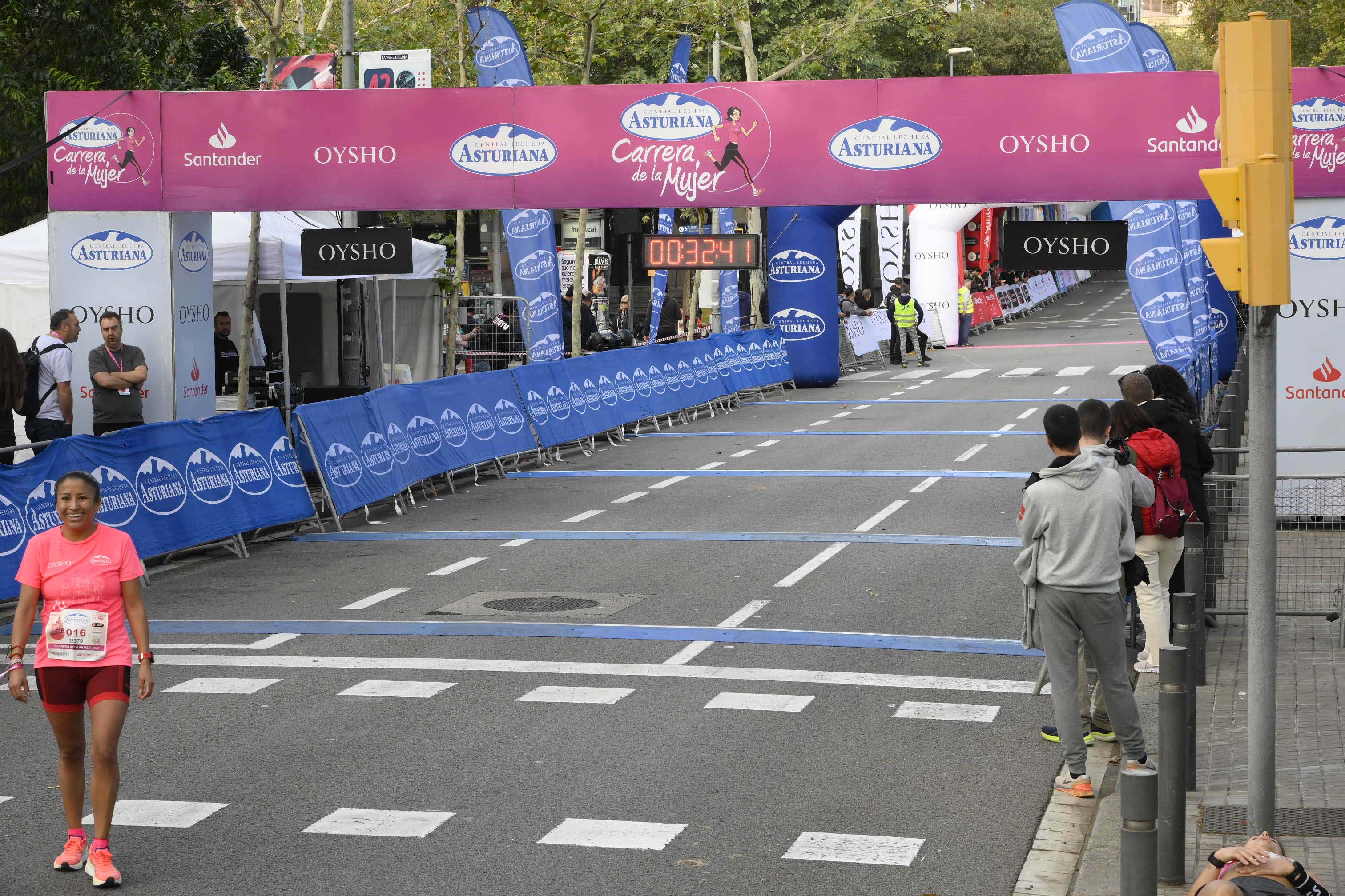 Las mejores fotos de la Carrera de la Mujer de Barcelona 2023. 4069