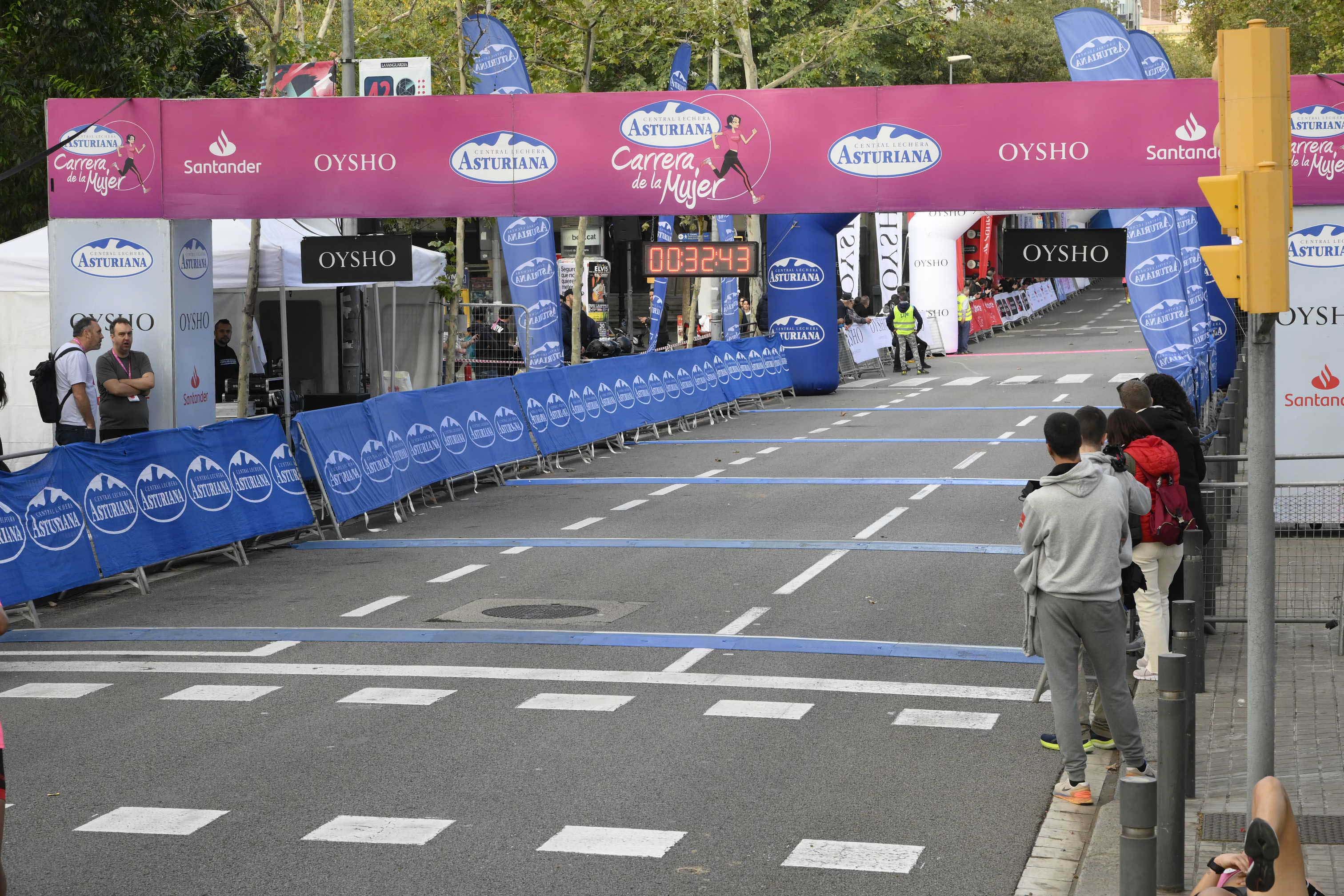 Las mejores fotos de la Carrera de la Mujer de Barcelona 2023. 4070