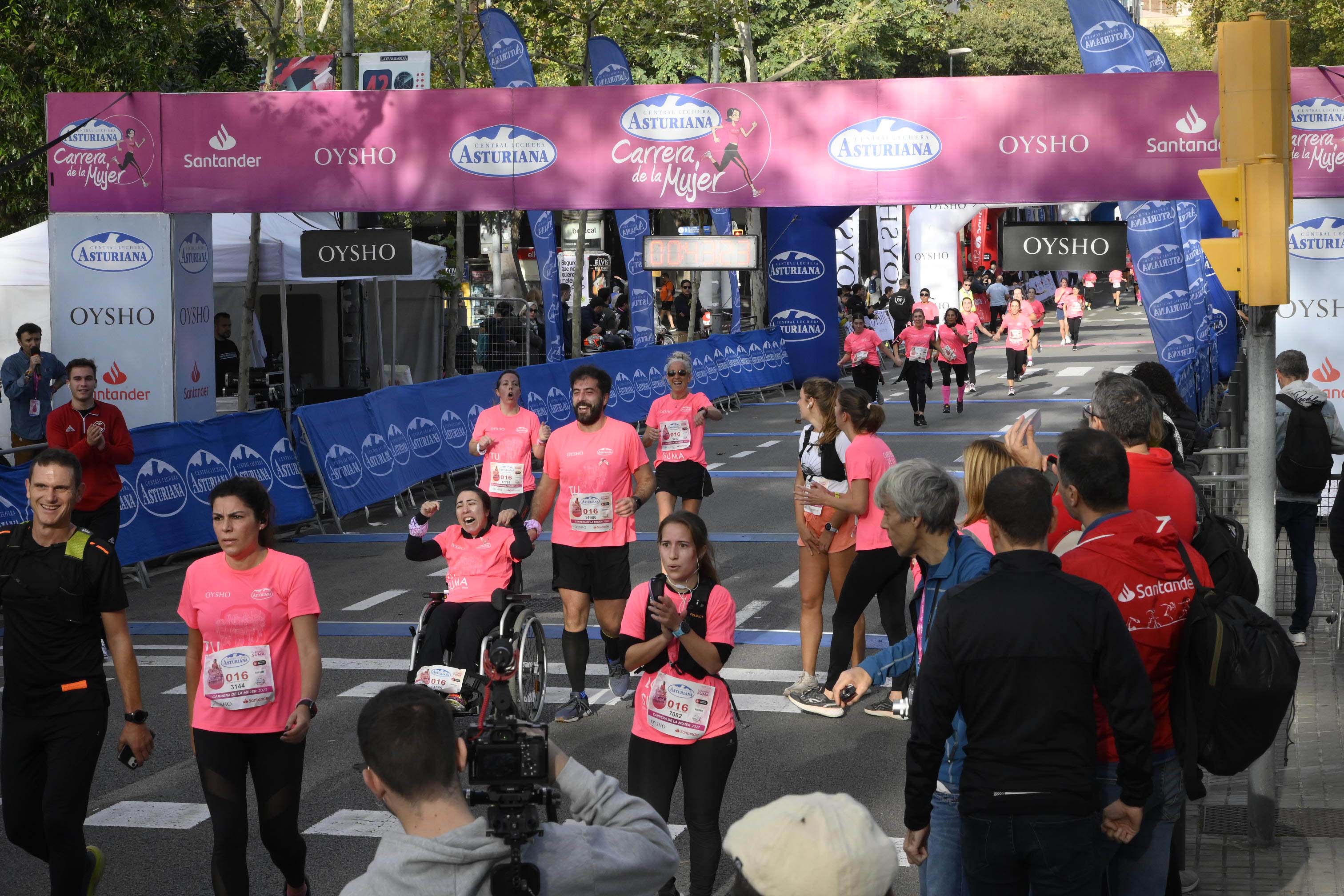 Las mejores fotos de la Carrera de la Mujer de Barcelona 2023. 4378