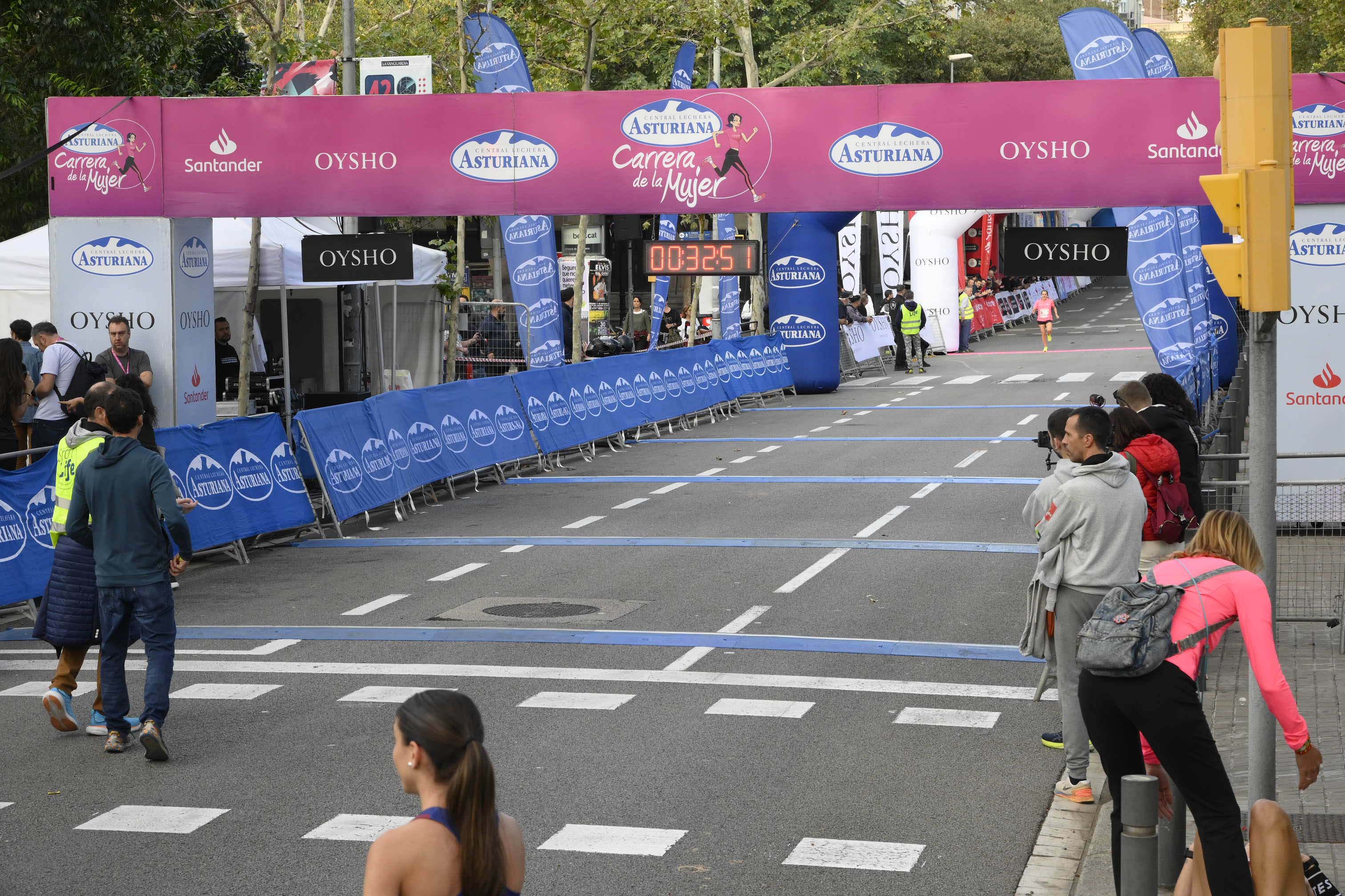 Las mejores fotos de la Carrera de la Mujer de Barcelona 2023. 4074