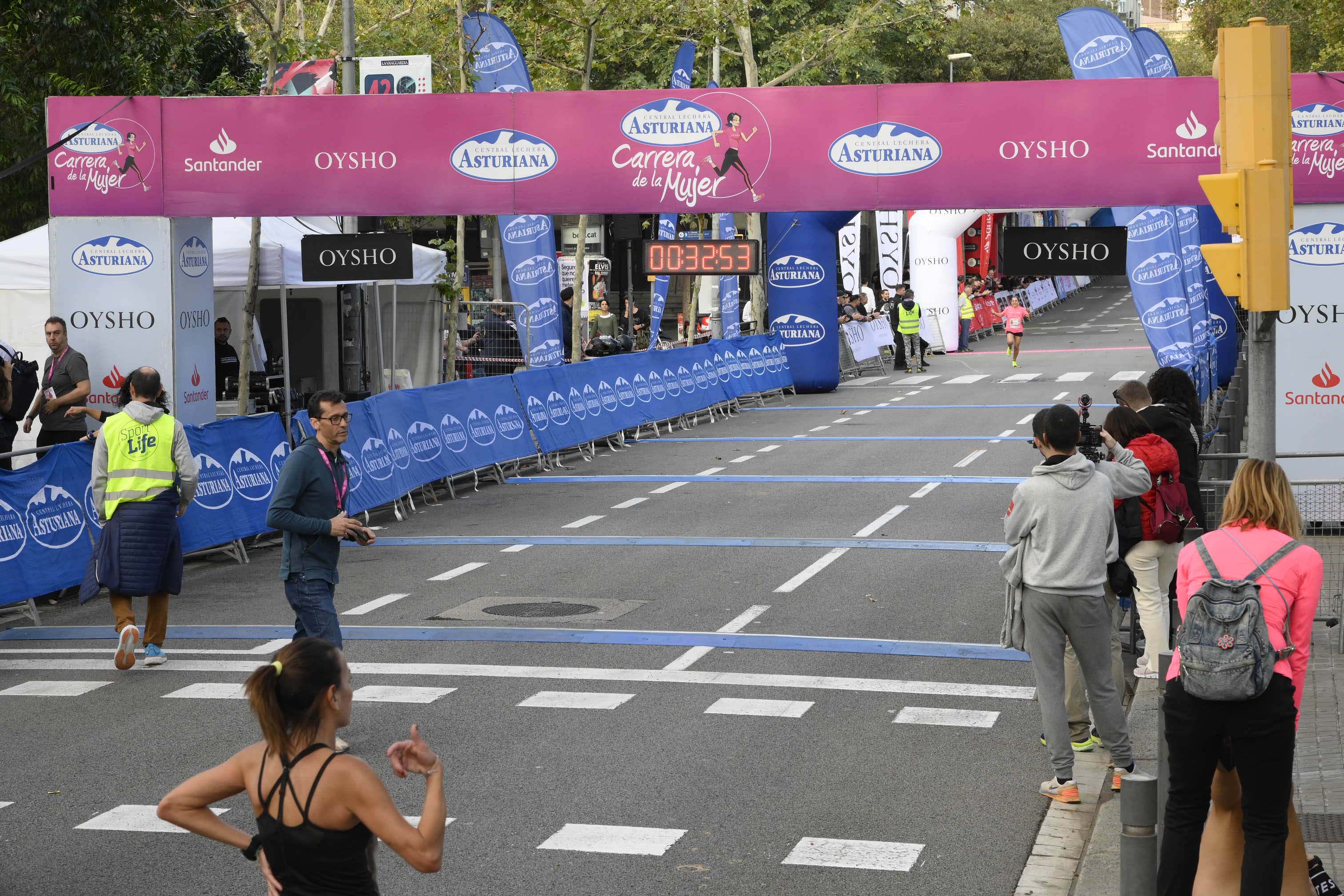Las mejores fotos de la Carrera de la Mujer de Barcelona 2023. 4075