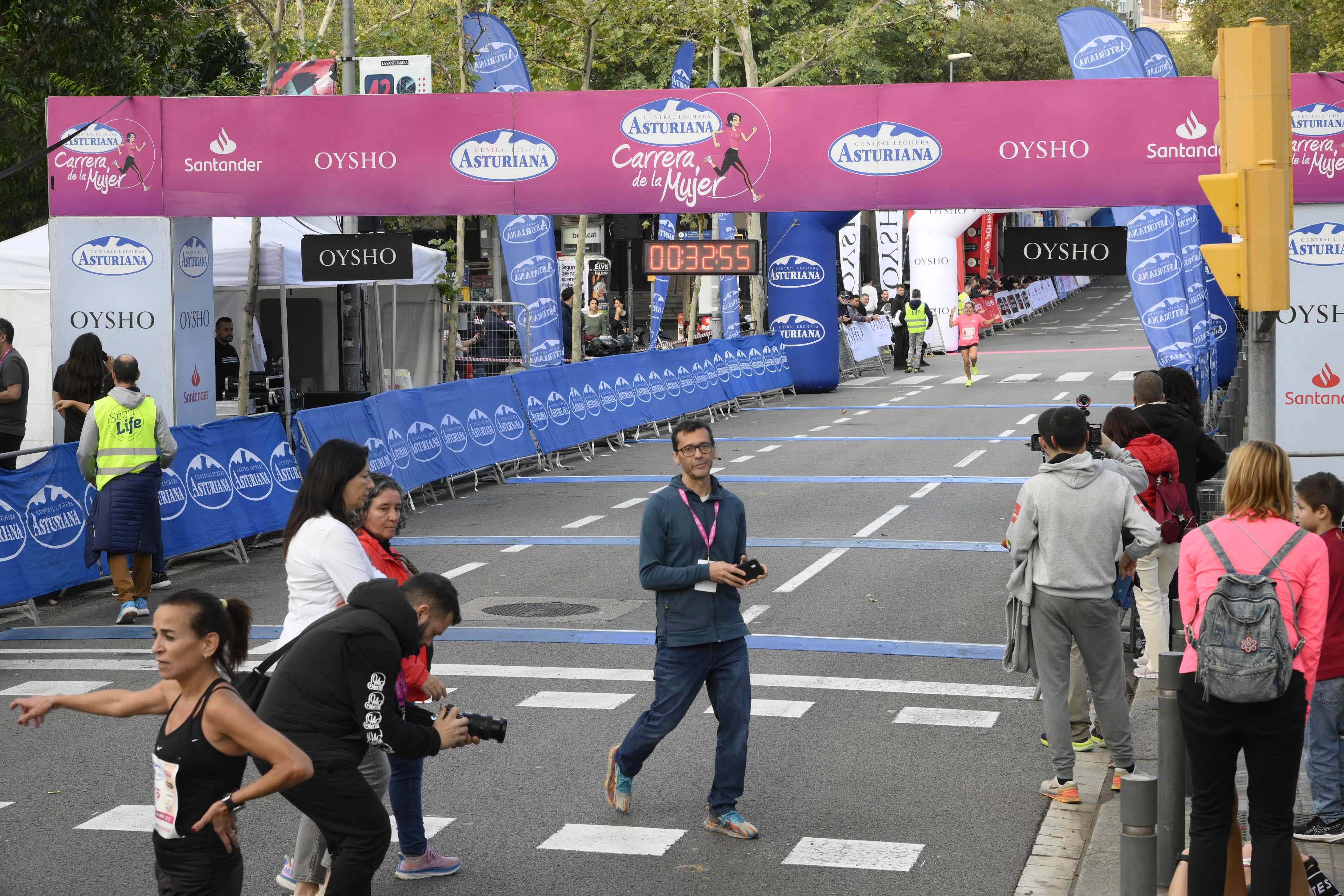 Las mejores fotos de la Carrera de la Mujer de Barcelona 2023. 4076