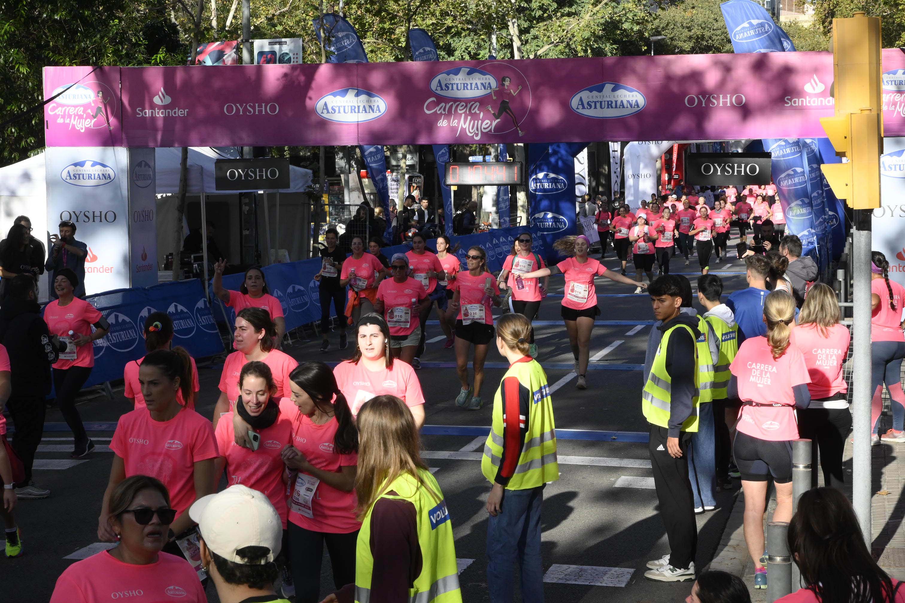 Las mejores fotos de la Carrera de la Mujer de Barcelona 2023. 5017