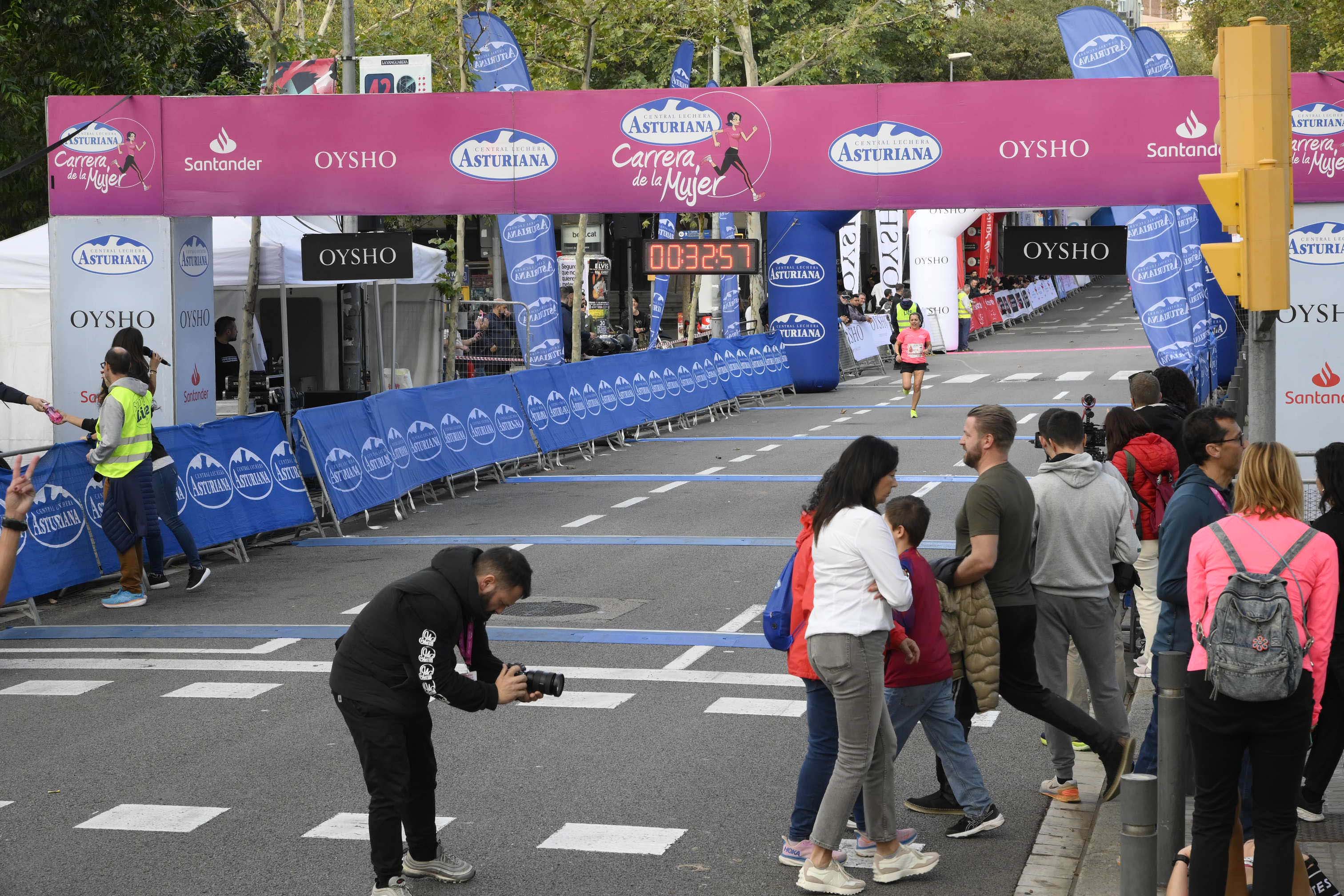 Las mejores fotos de la Carrera de la Mujer de Barcelona 2023. 4077
