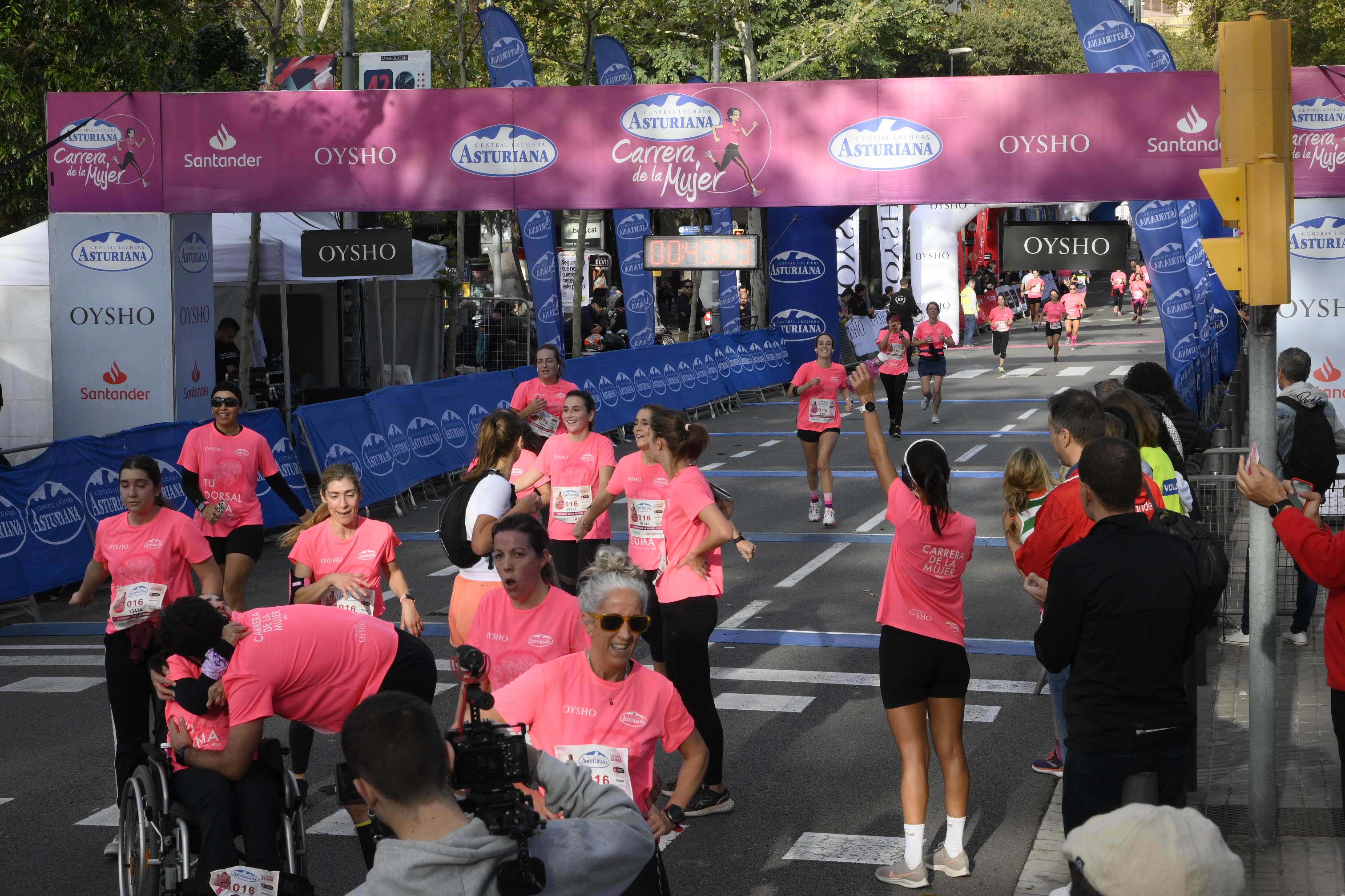 Las mejores fotos de la Carrera de la Mujer de Barcelona 2023. 4383