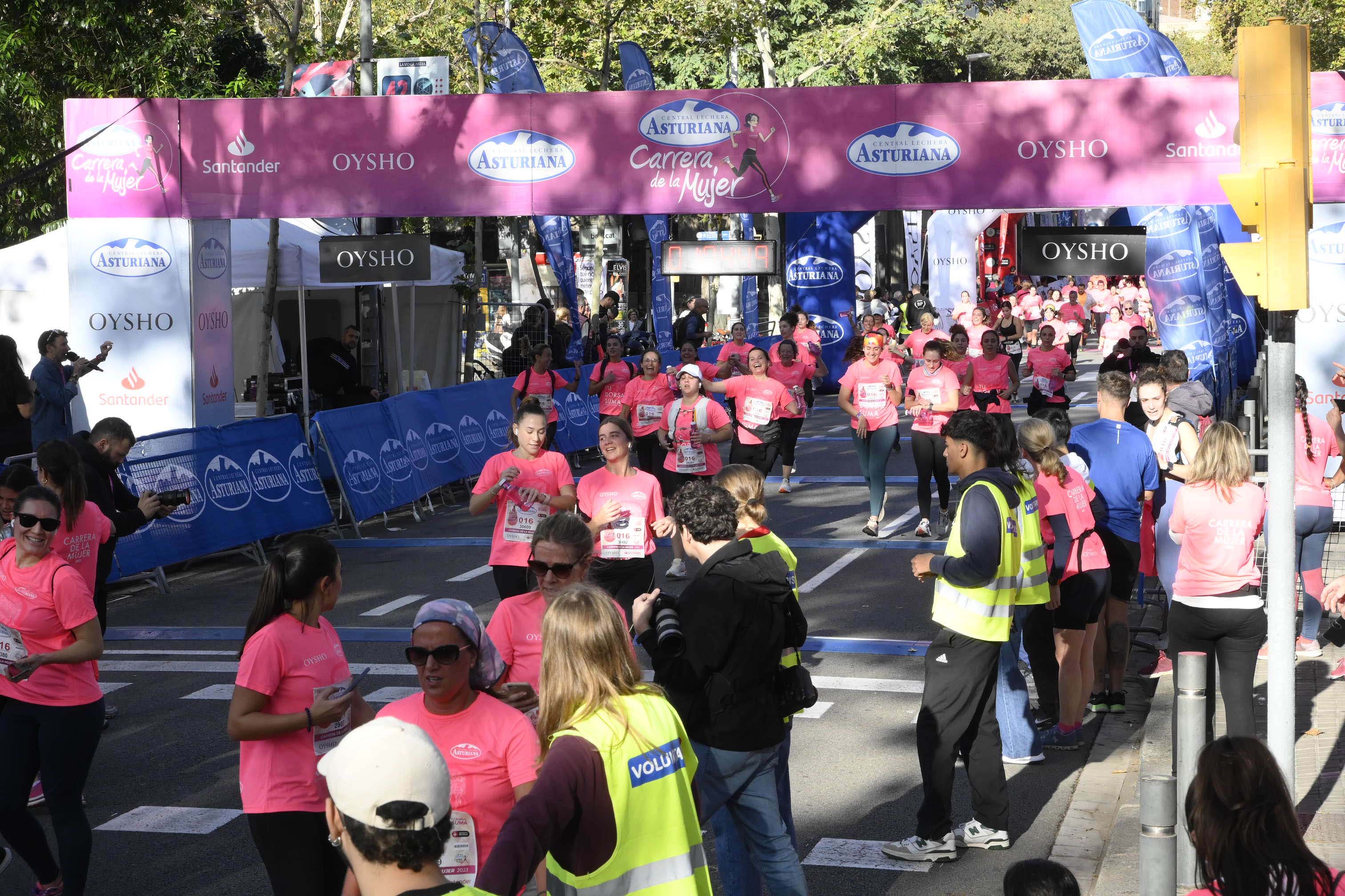 Las mejores fotos de la Carrera de la Mujer de Barcelona 2023. 5021
