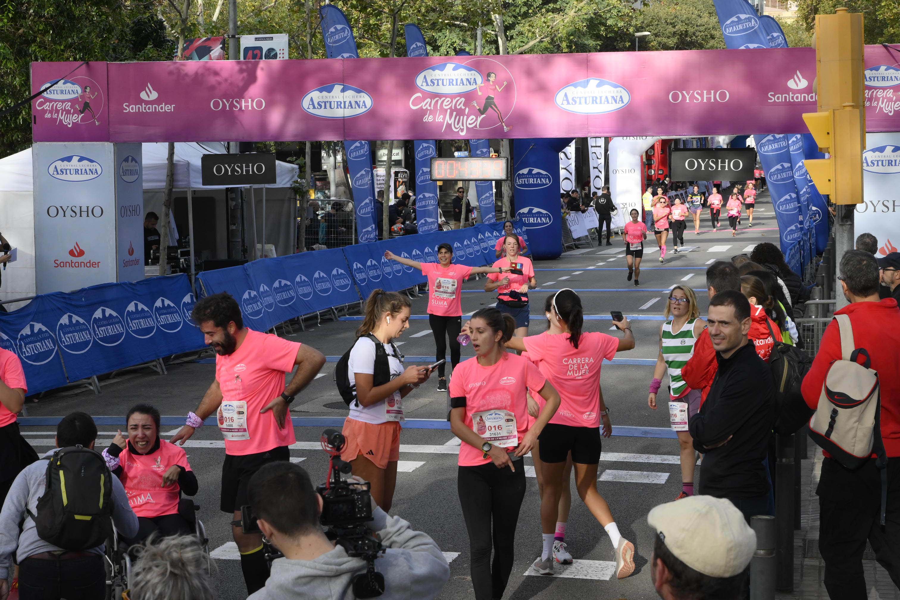Las mejores fotos de la Carrera de la Mujer de Barcelona 2023. 4386