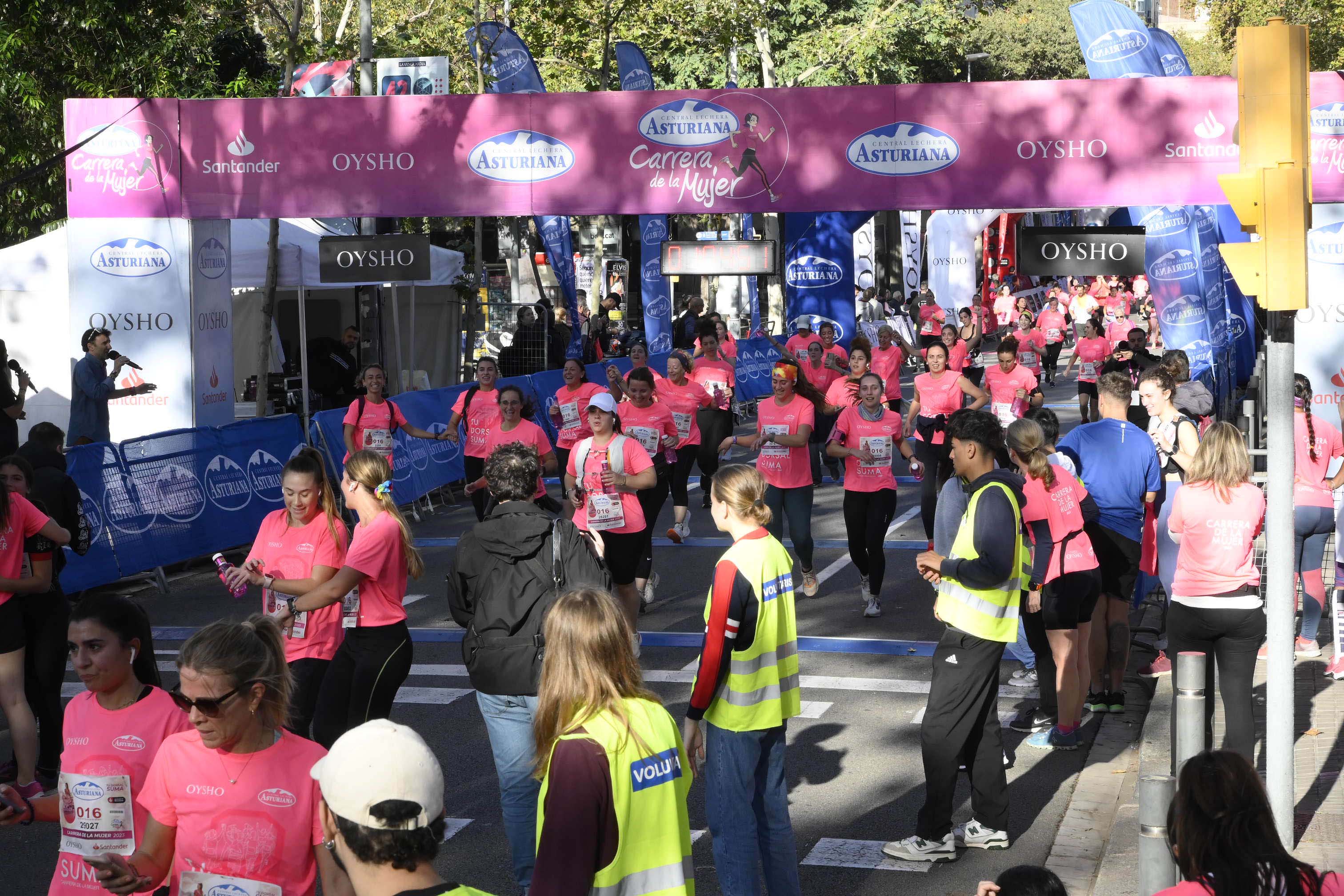 Las mejores fotos de la Carrera de la Mujer de Barcelona 2023. 5022