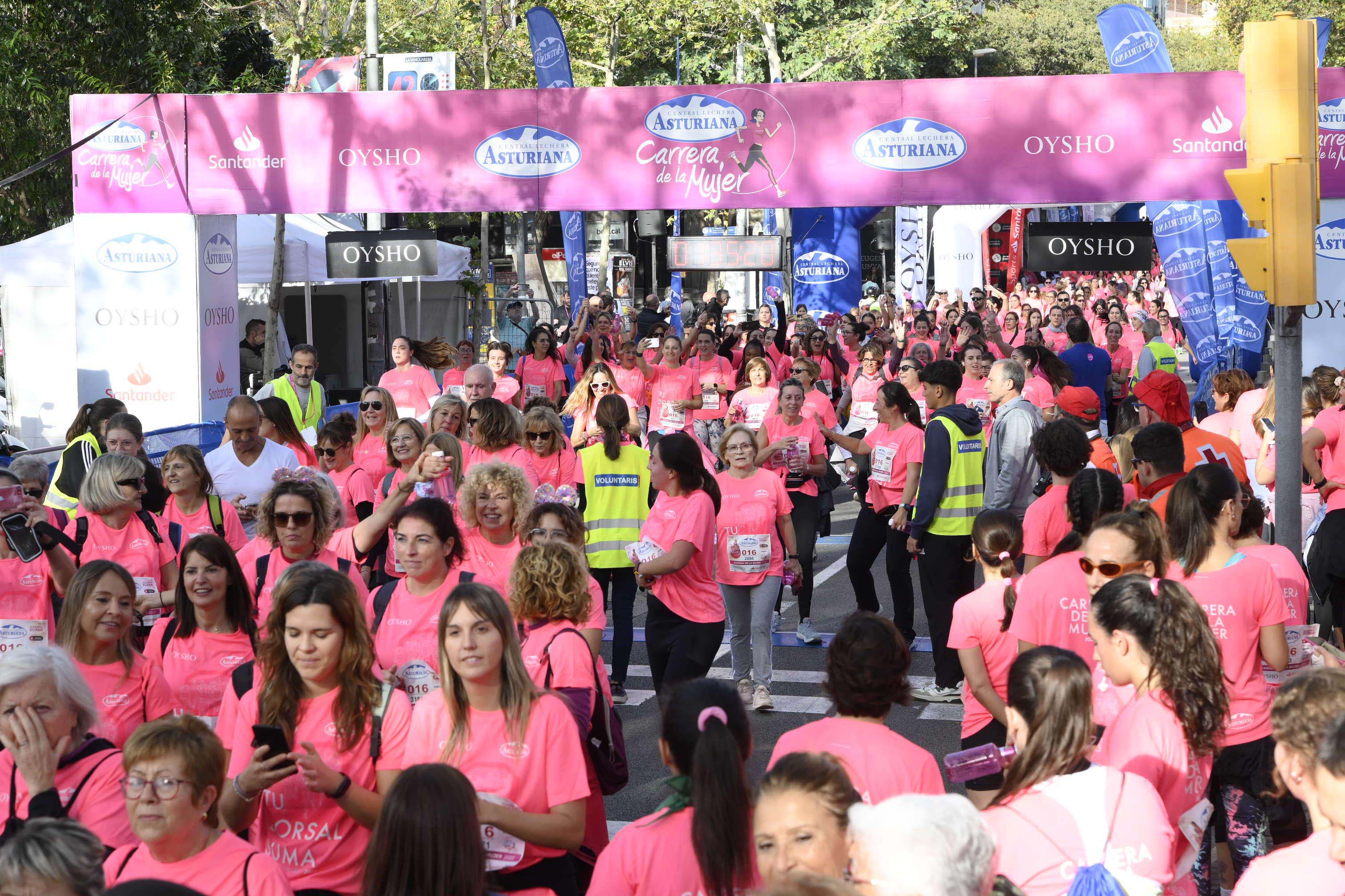 Las mejores fotos de la Carrera de la Mujer de Barcelona 2023. 5860