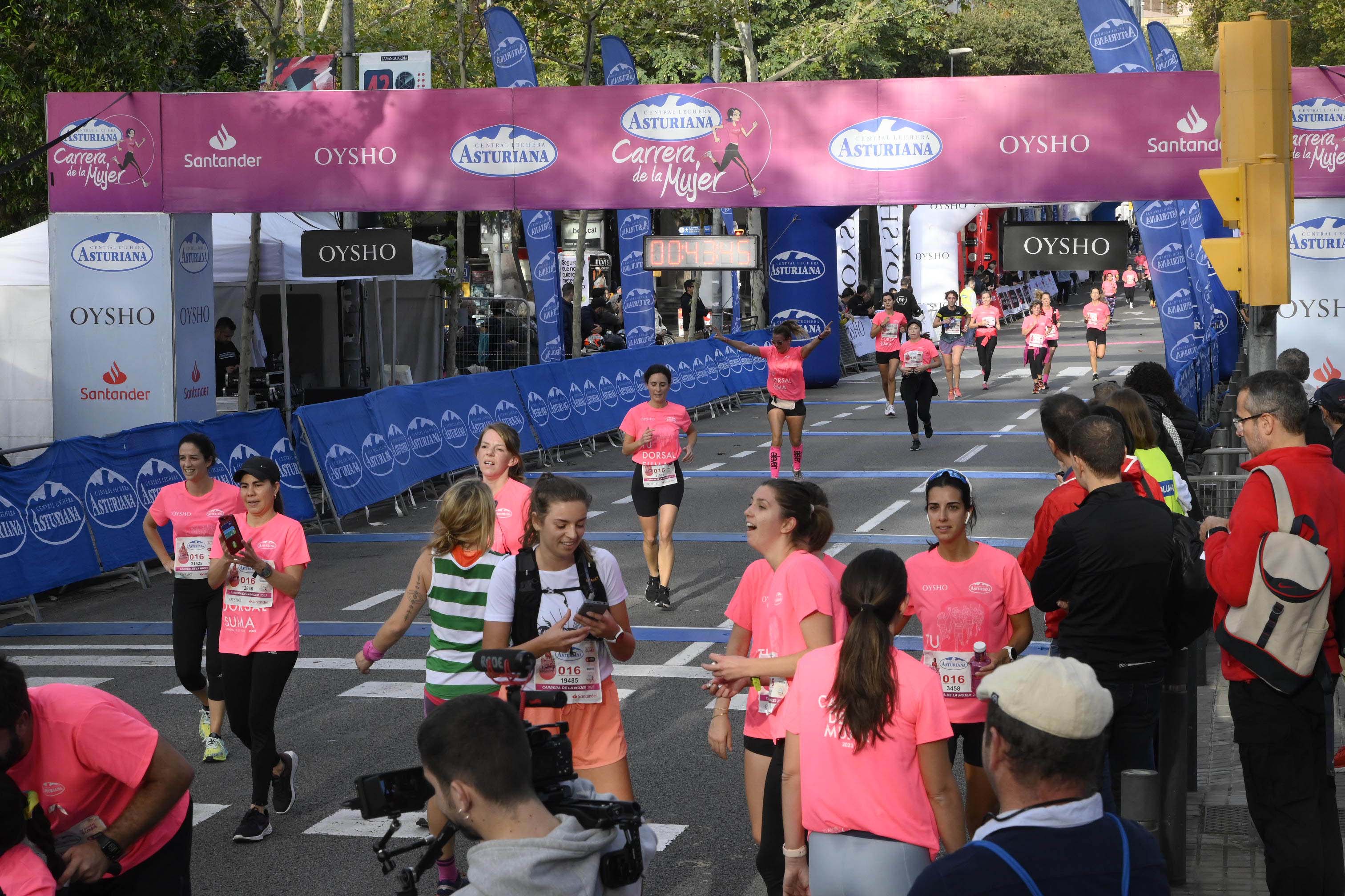 Las mejores fotos de la Carrera de la Mujer de Barcelona 2023. 4389