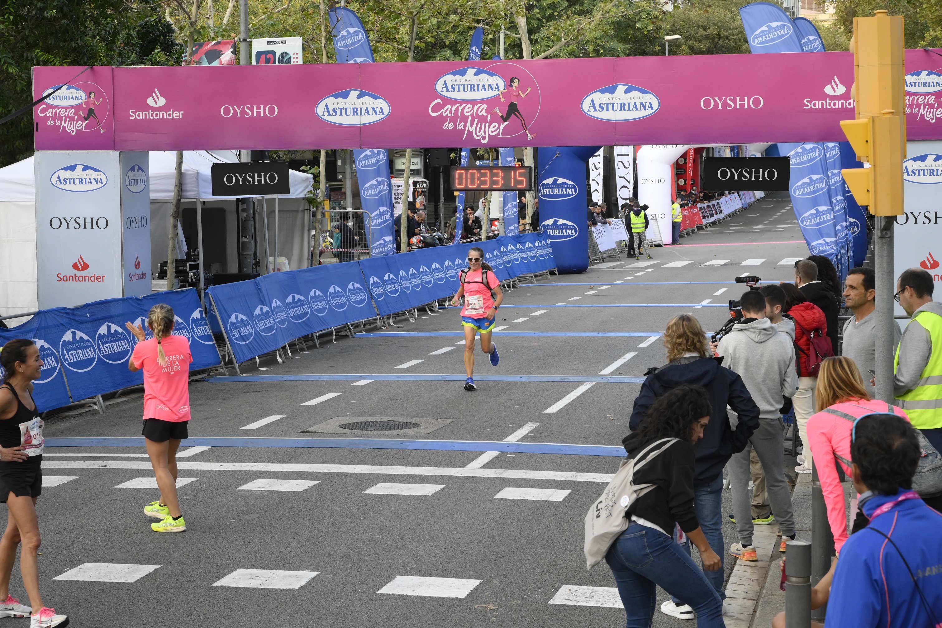 Las mejores fotos de la Carrera de la Mujer de Barcelona 2023. 4086