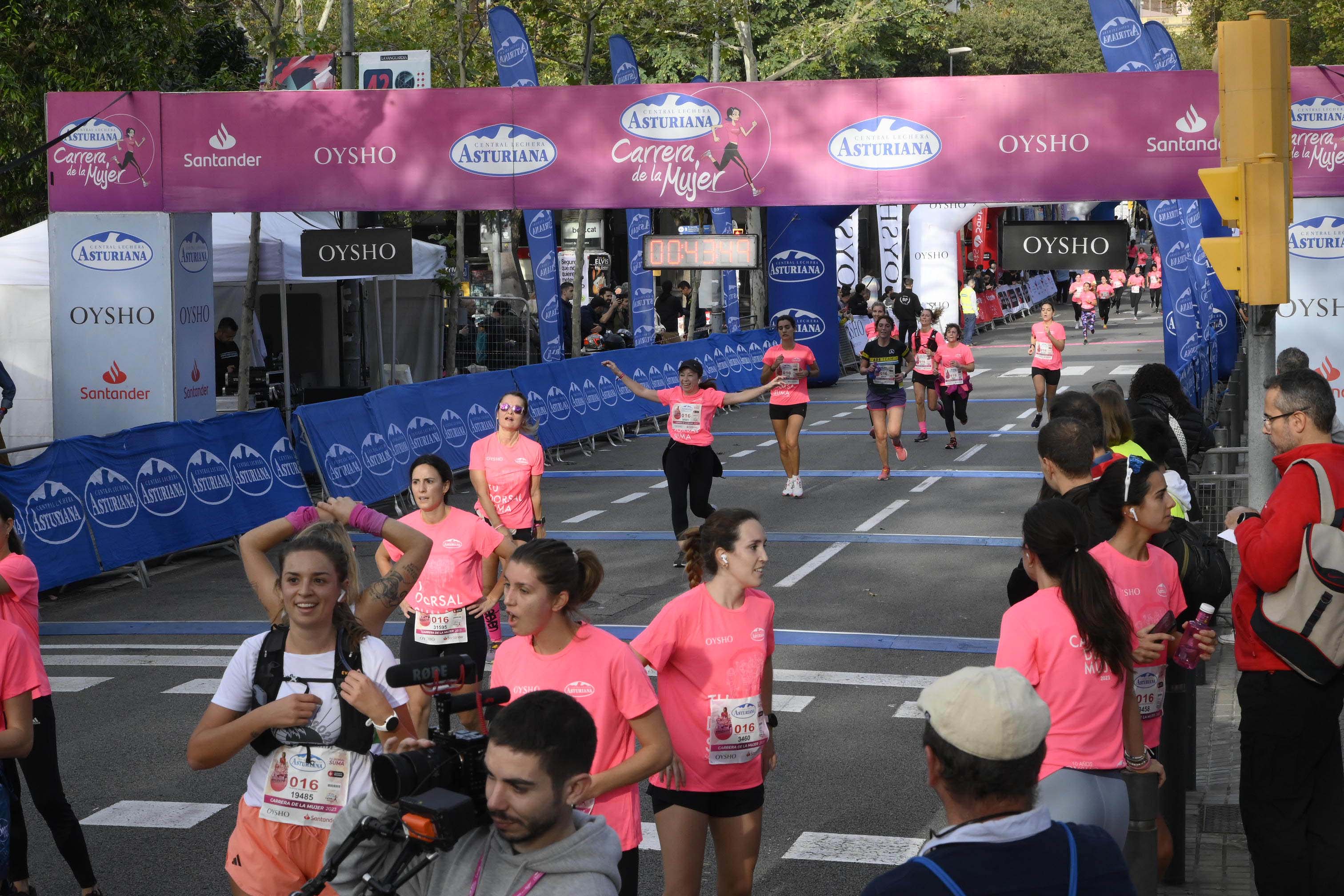 Las mejores fotos de la Carrera de la Mujer de Barcelona 2023. 4391