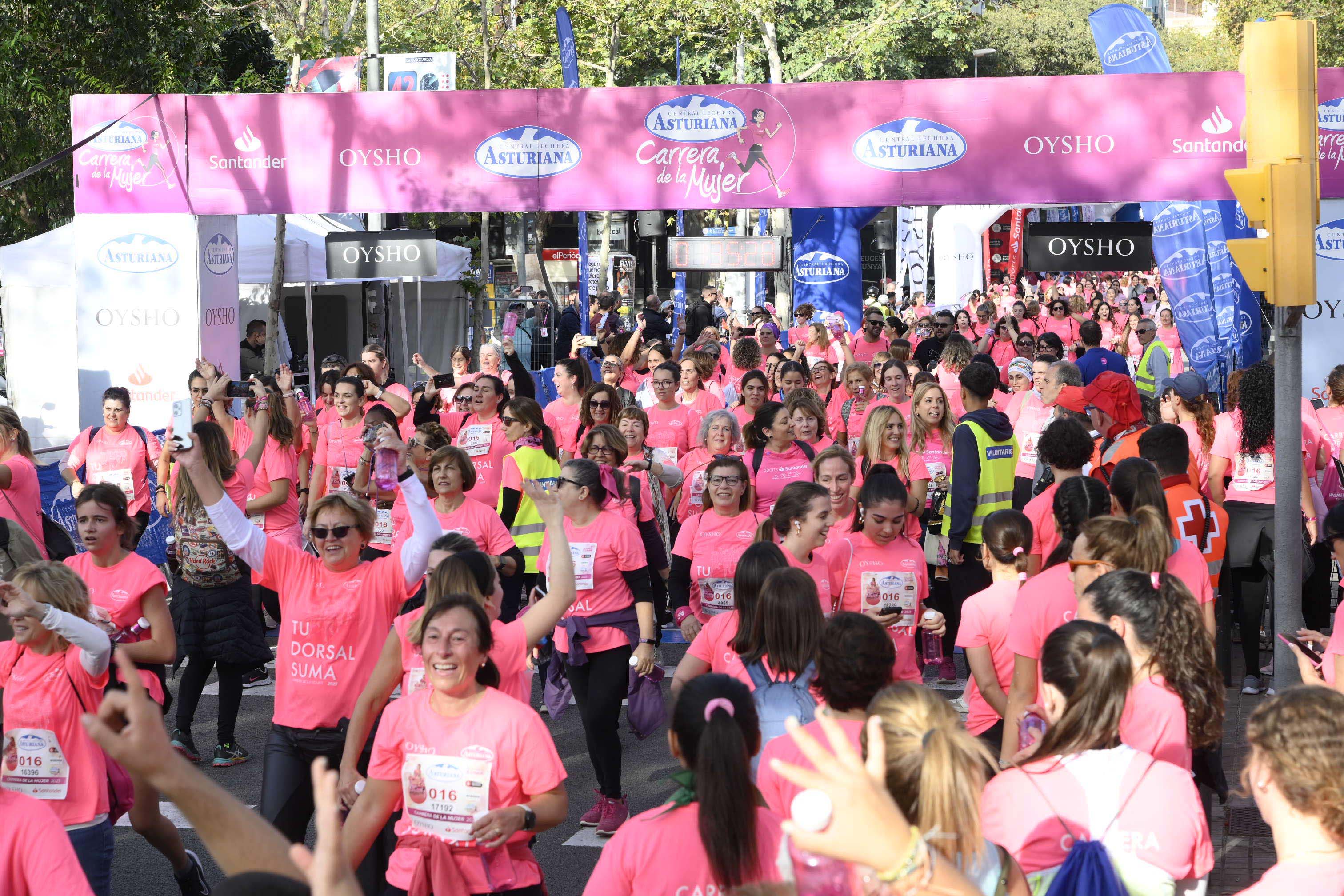 Las mejores fotos de la Carrera de la Mujer de Barcelona 2023. 5864