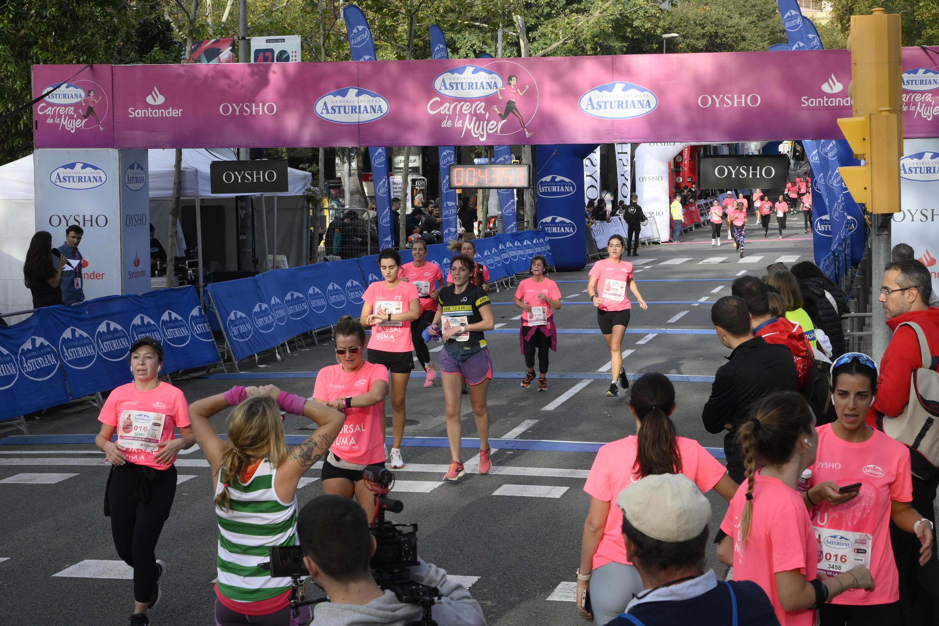 Las mejores fotos de la Carrera de la Mujer de Barcelona 2023. 4393