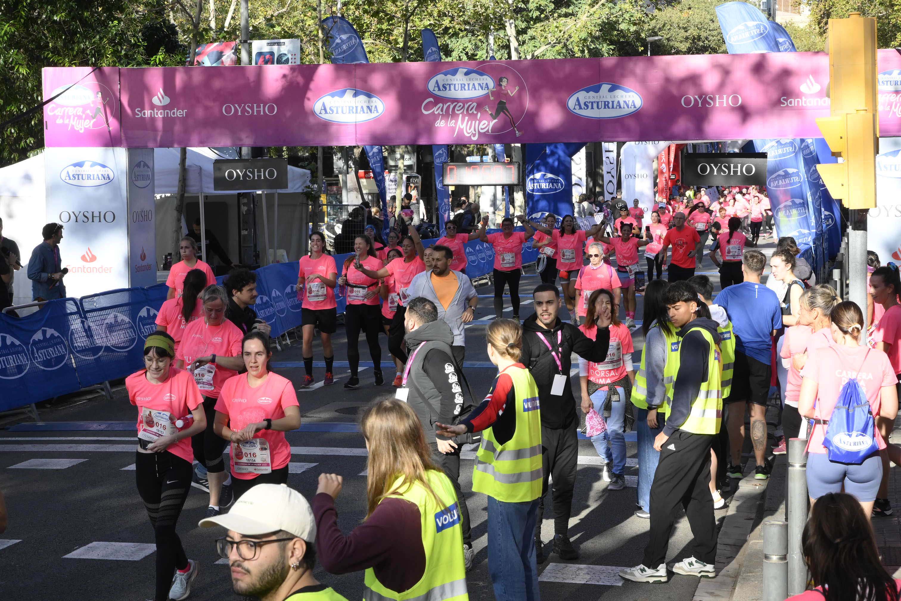 Las mejores fotos de la Carrera de la Mujer de Barcelona 2023. 5030