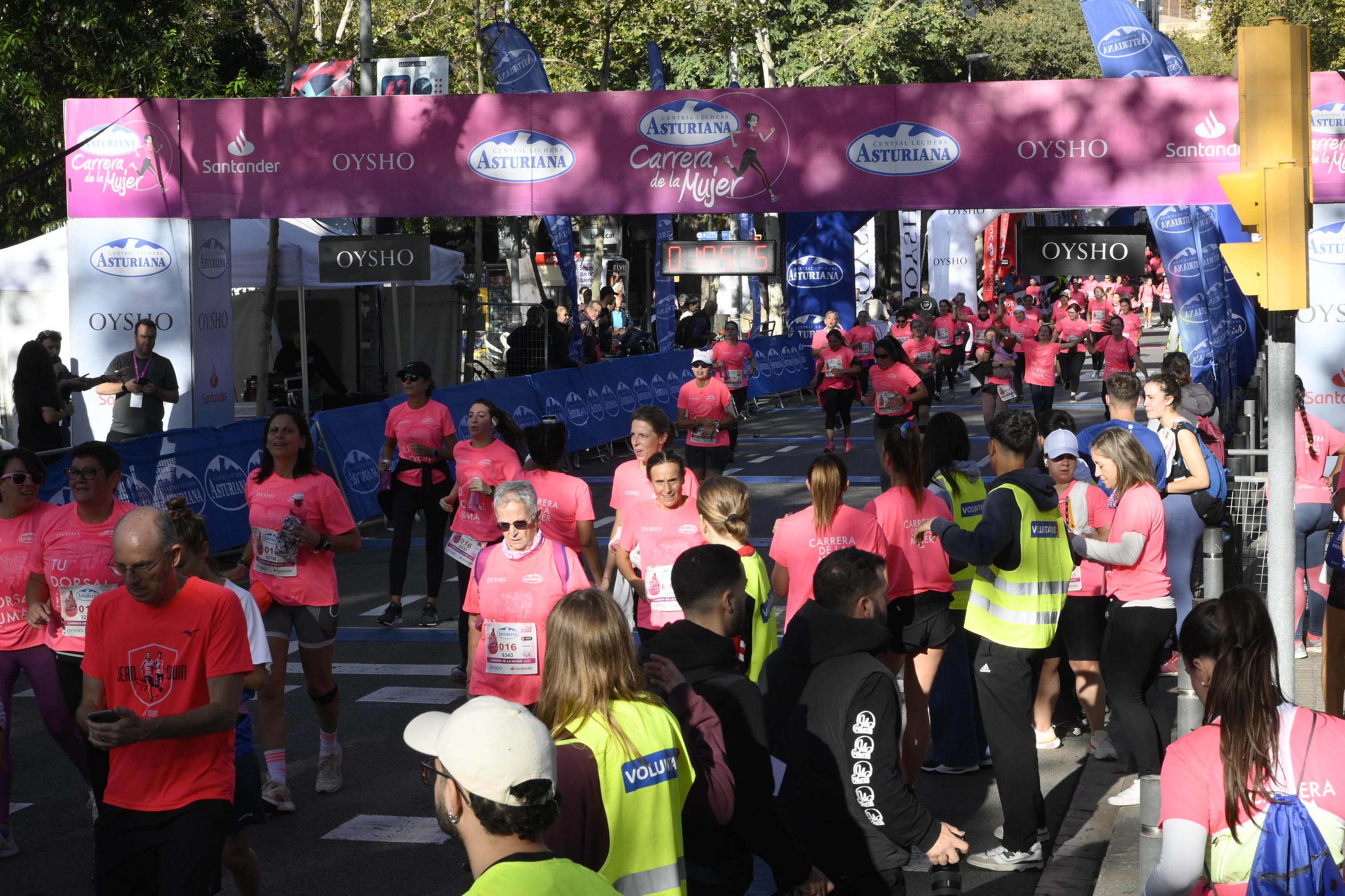 Las mejores fotos de la Carrera de la Mujer de Barcelona 2023. 5034