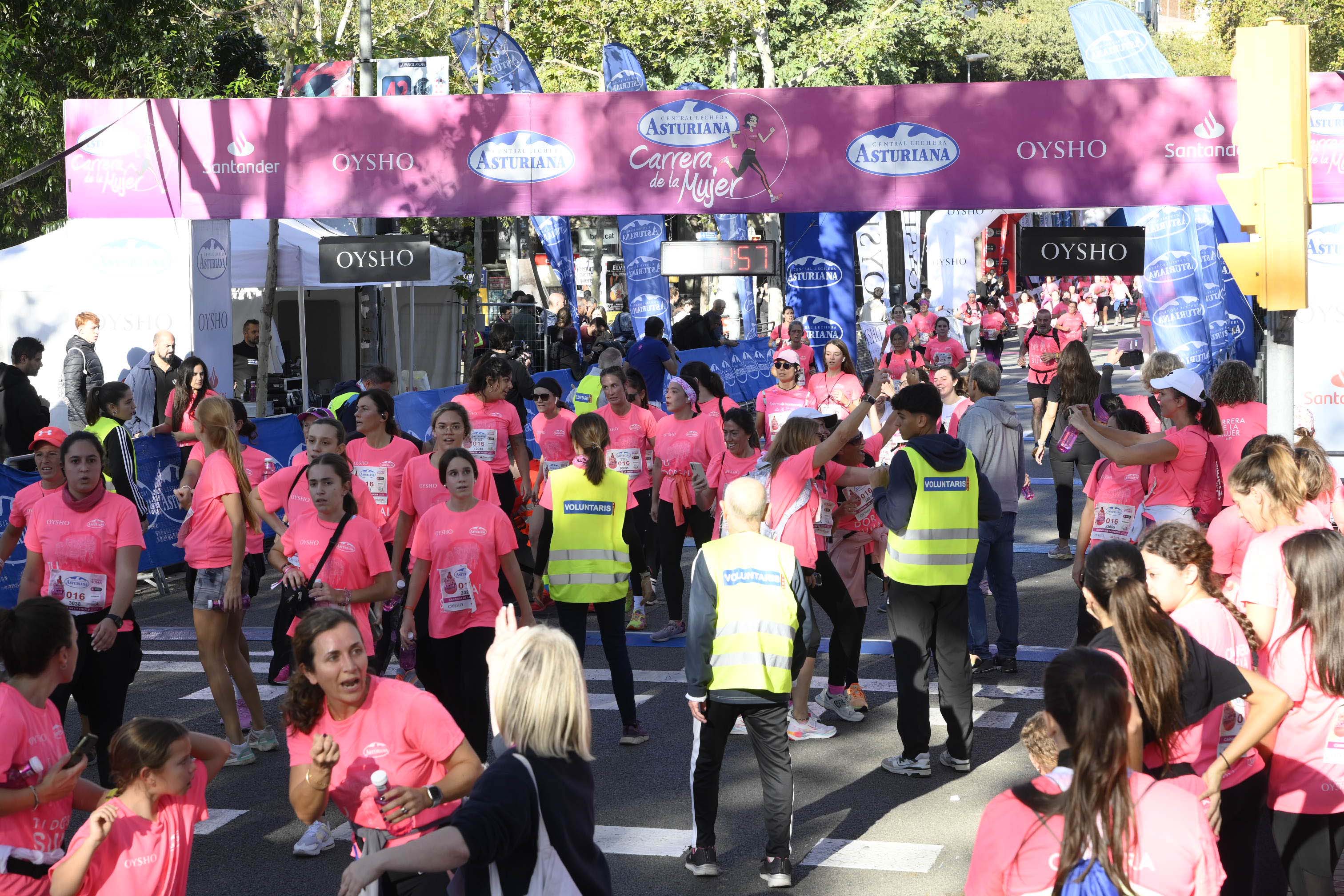 Las mejores fotos de la Carrera de la Mujer de Barcelona 2023. 5281