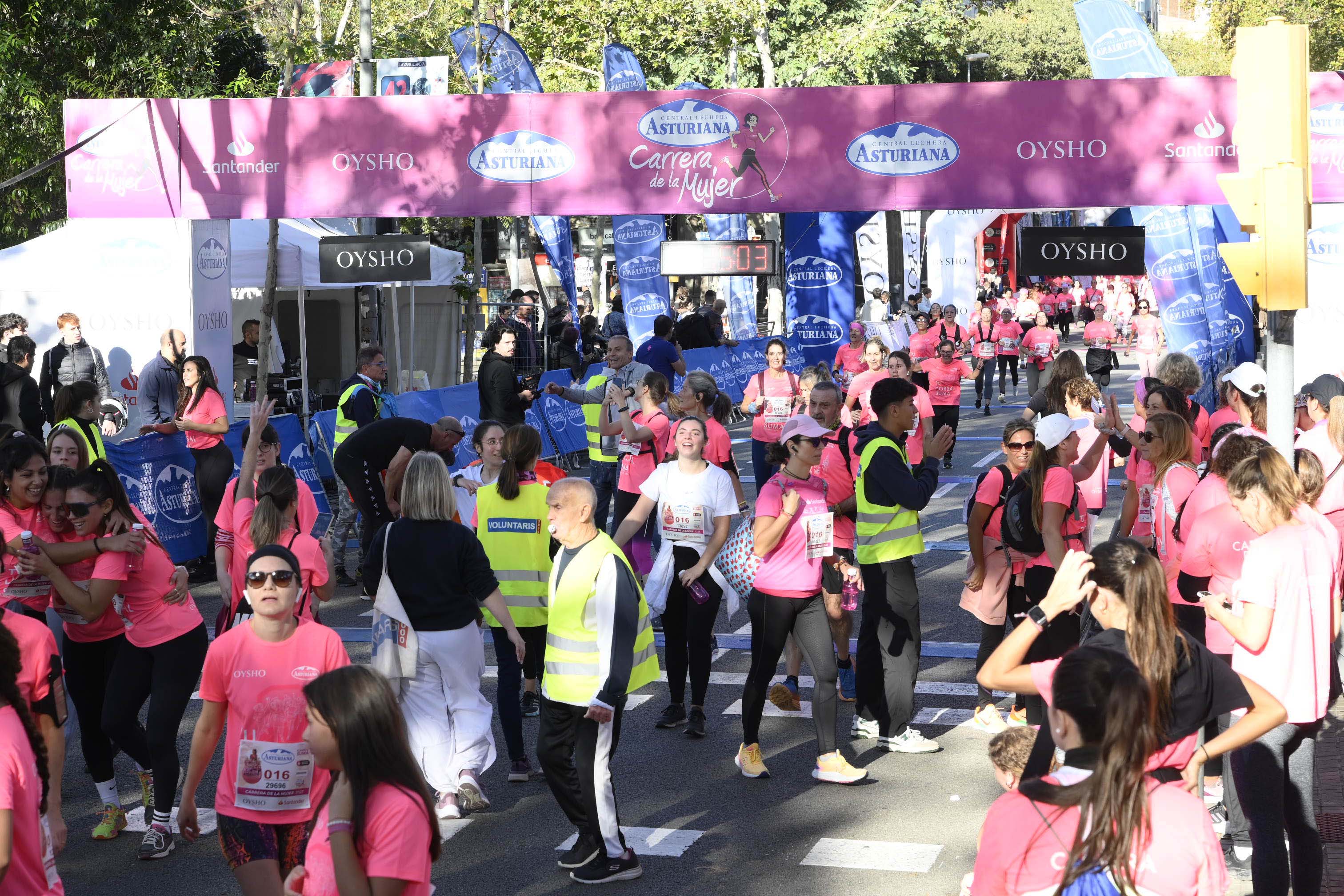 Las mejores fotos de la Carrera de la Mujer de Barcelona 2023. 5284