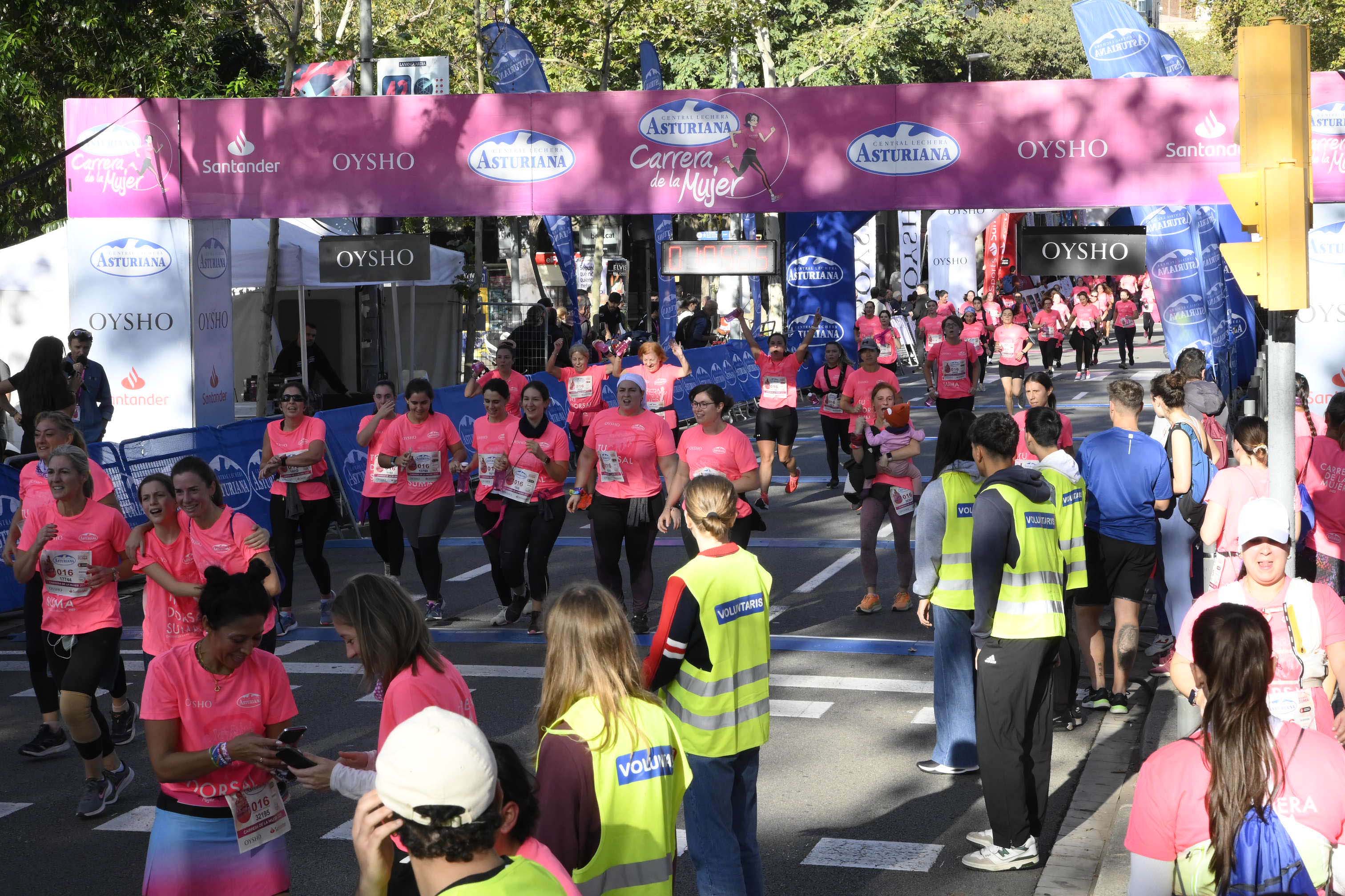 Las mejores fotos de la Carrera de la Mujer de Barcelona 2023. 5039